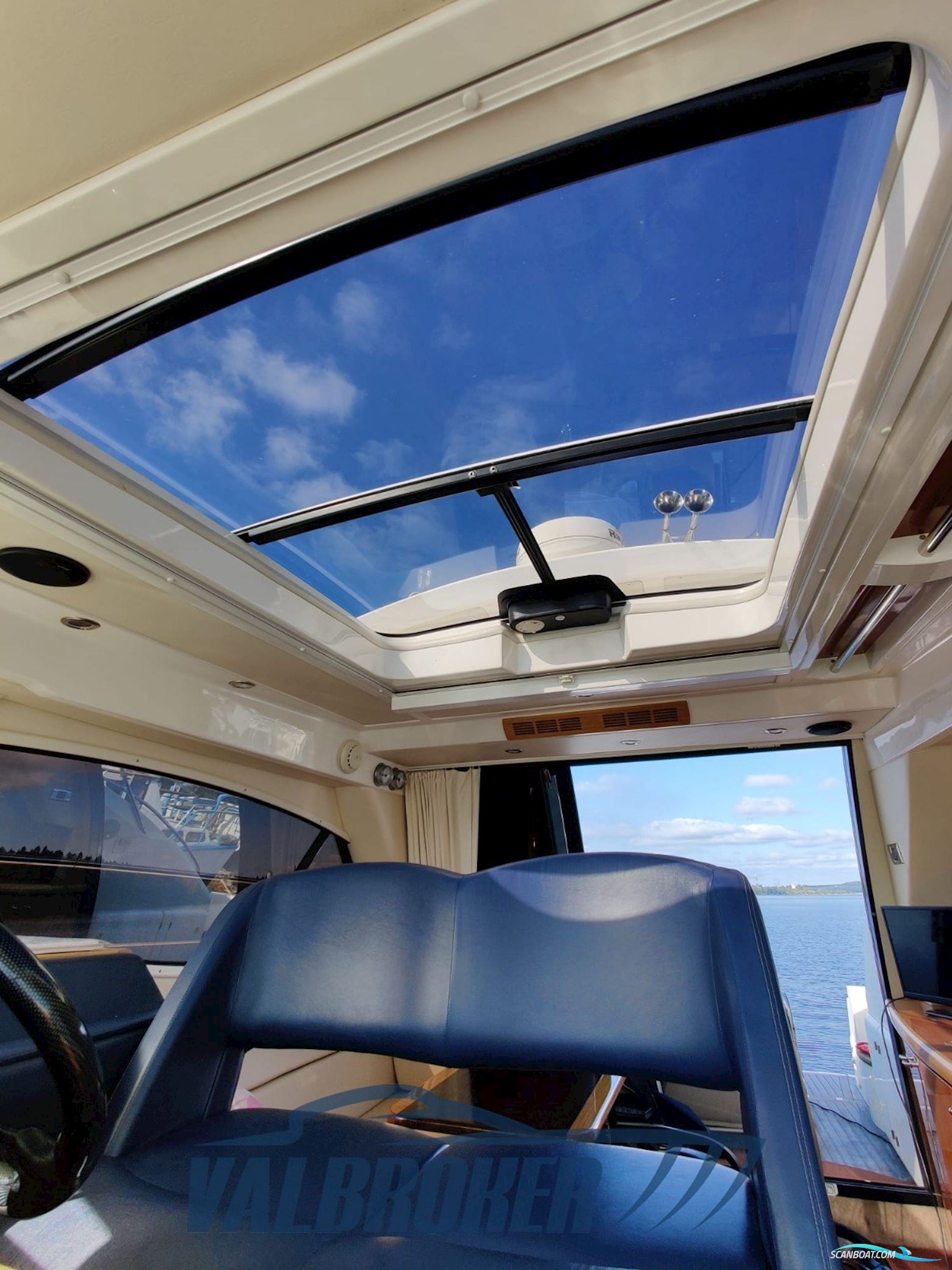 Sealine C 39