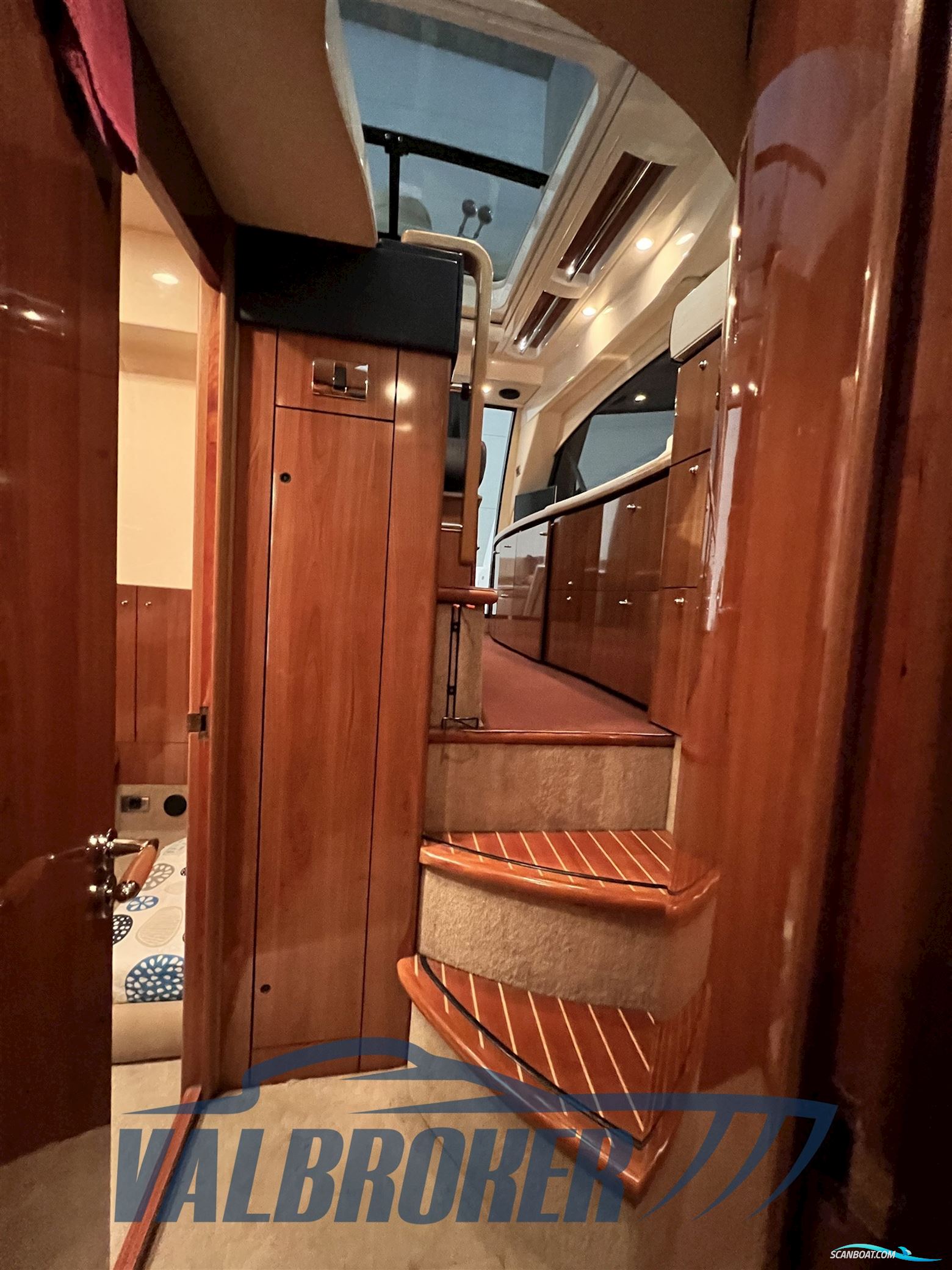 Sealine C 39