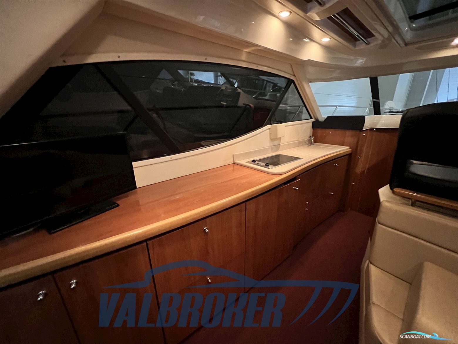 Sealine C 39