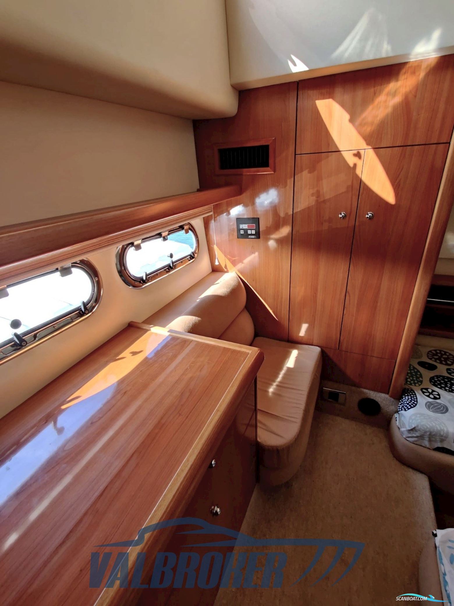 Sealine C 39