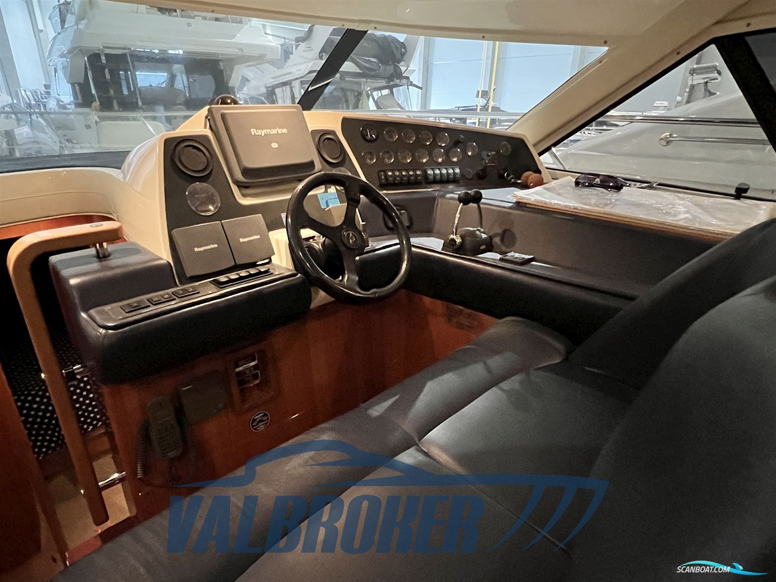 Sealine C 39