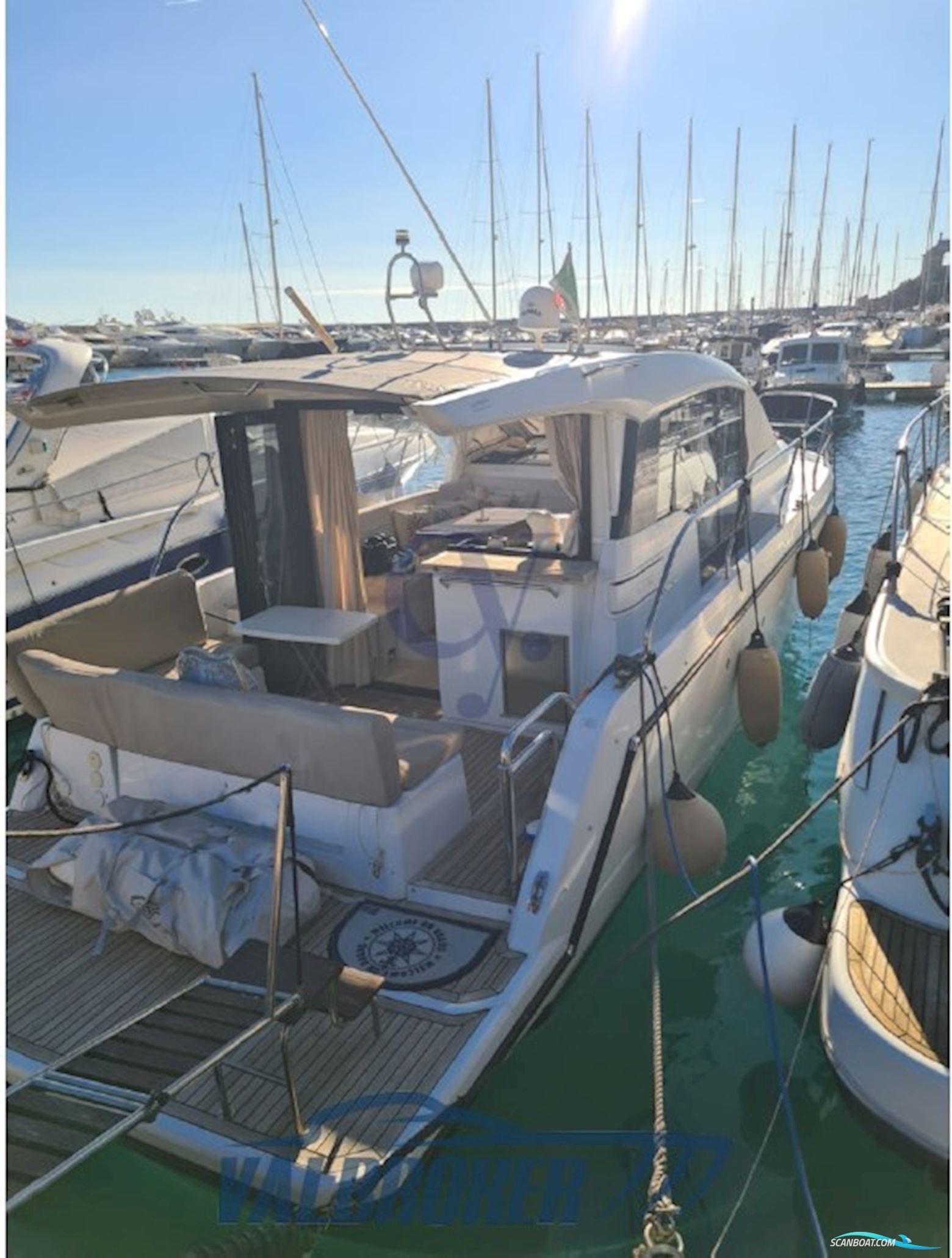 Sealine C330