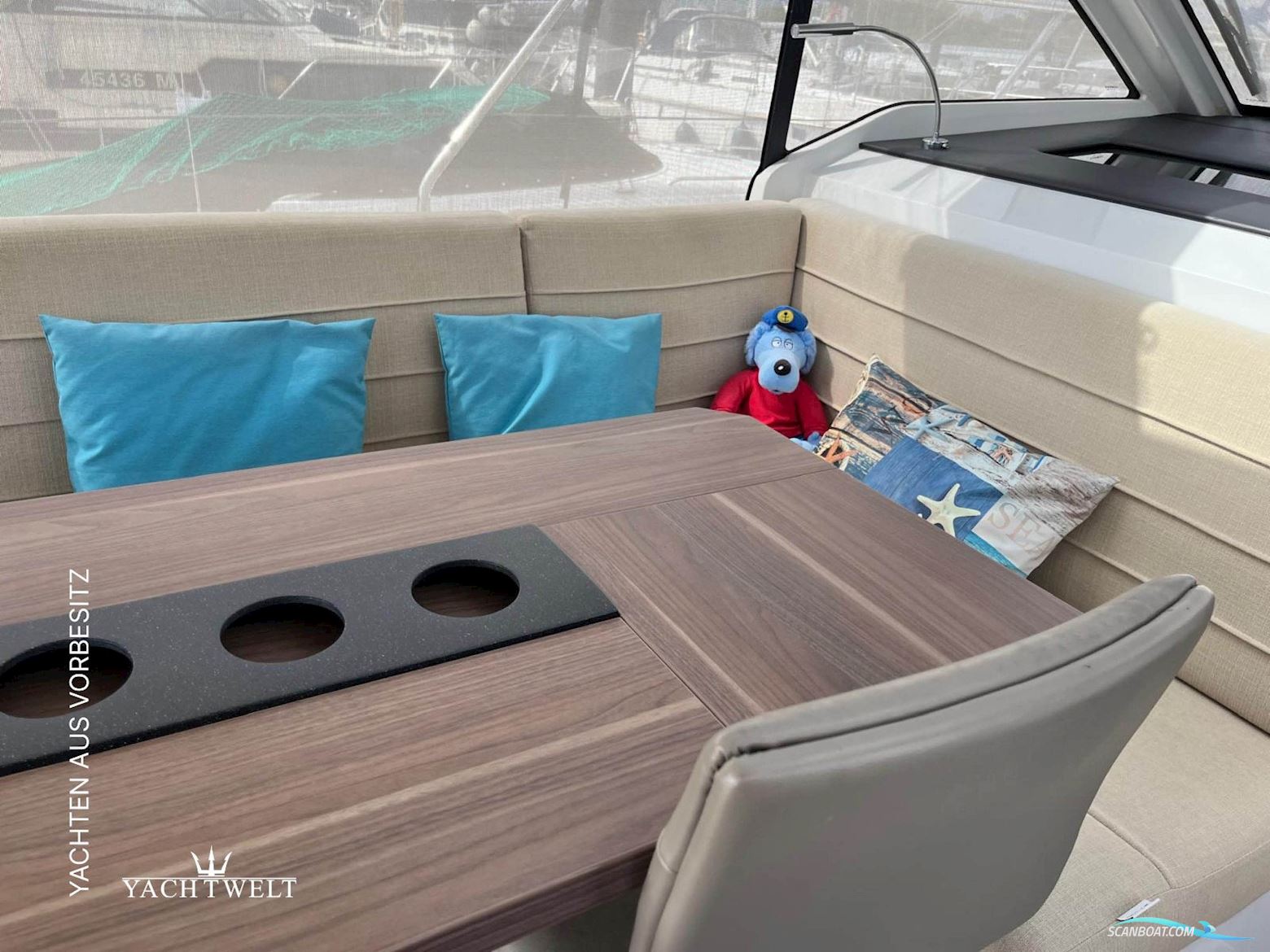 Sealine C330