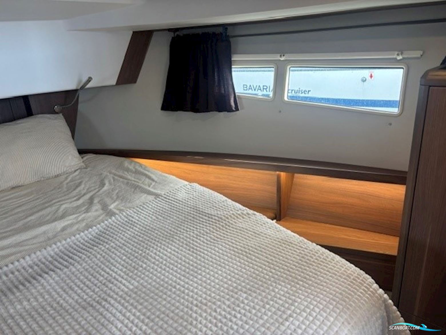 Sealine C330
