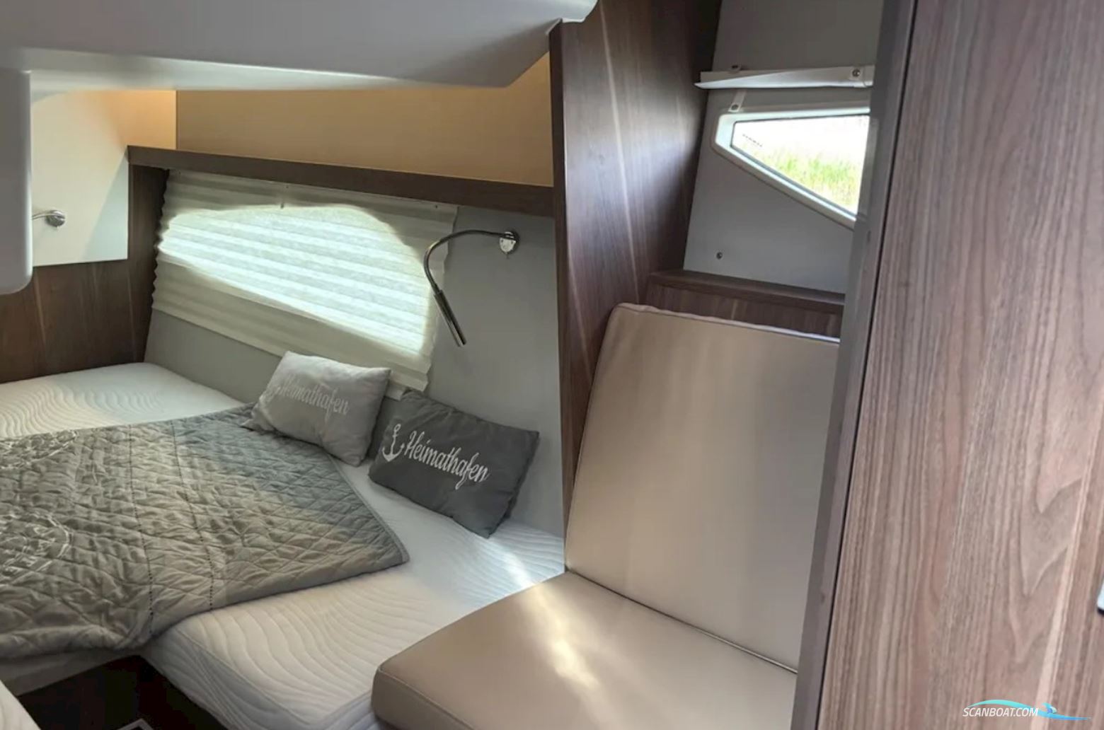 Sealine C330