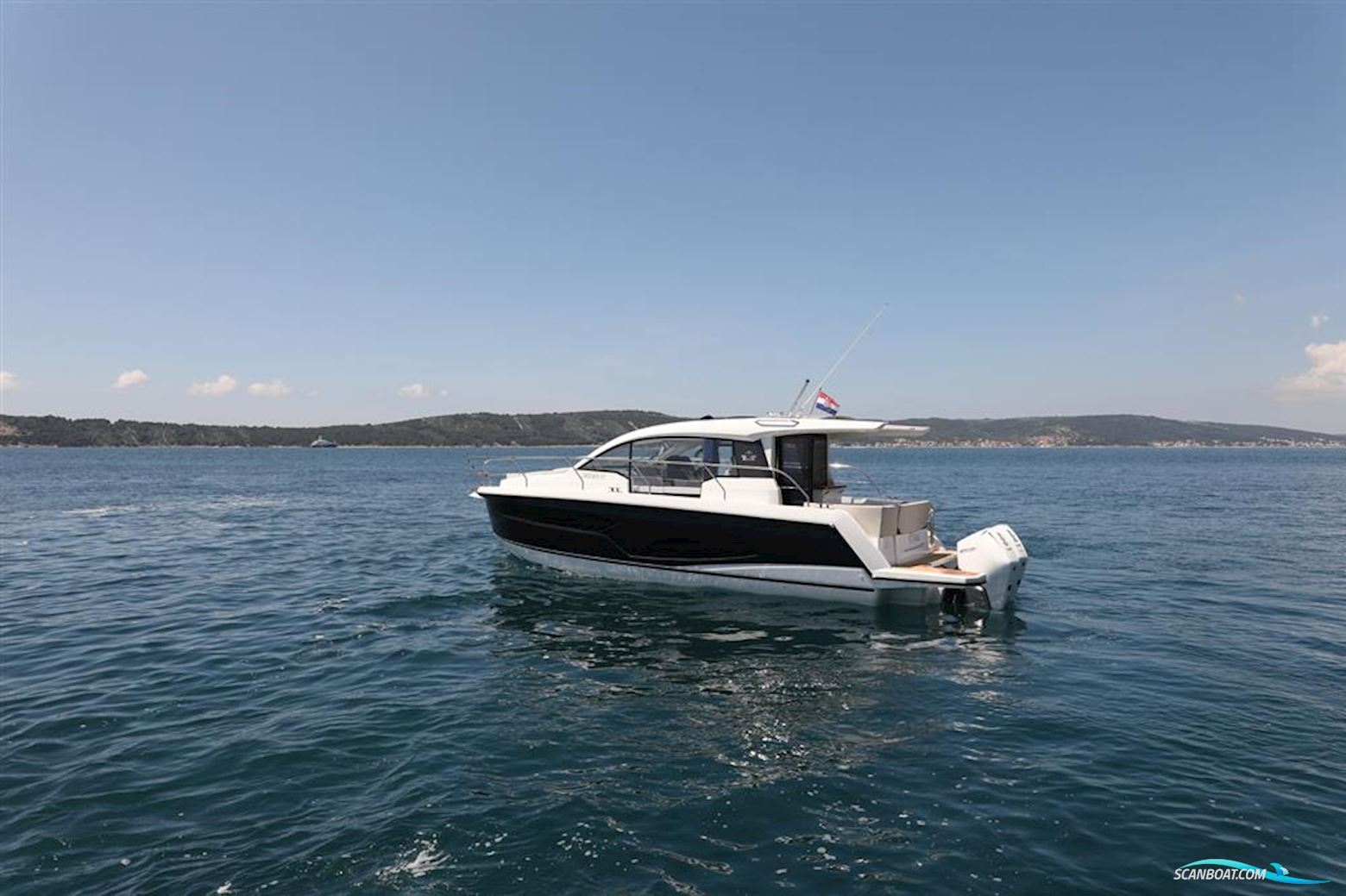 Sealine C335v