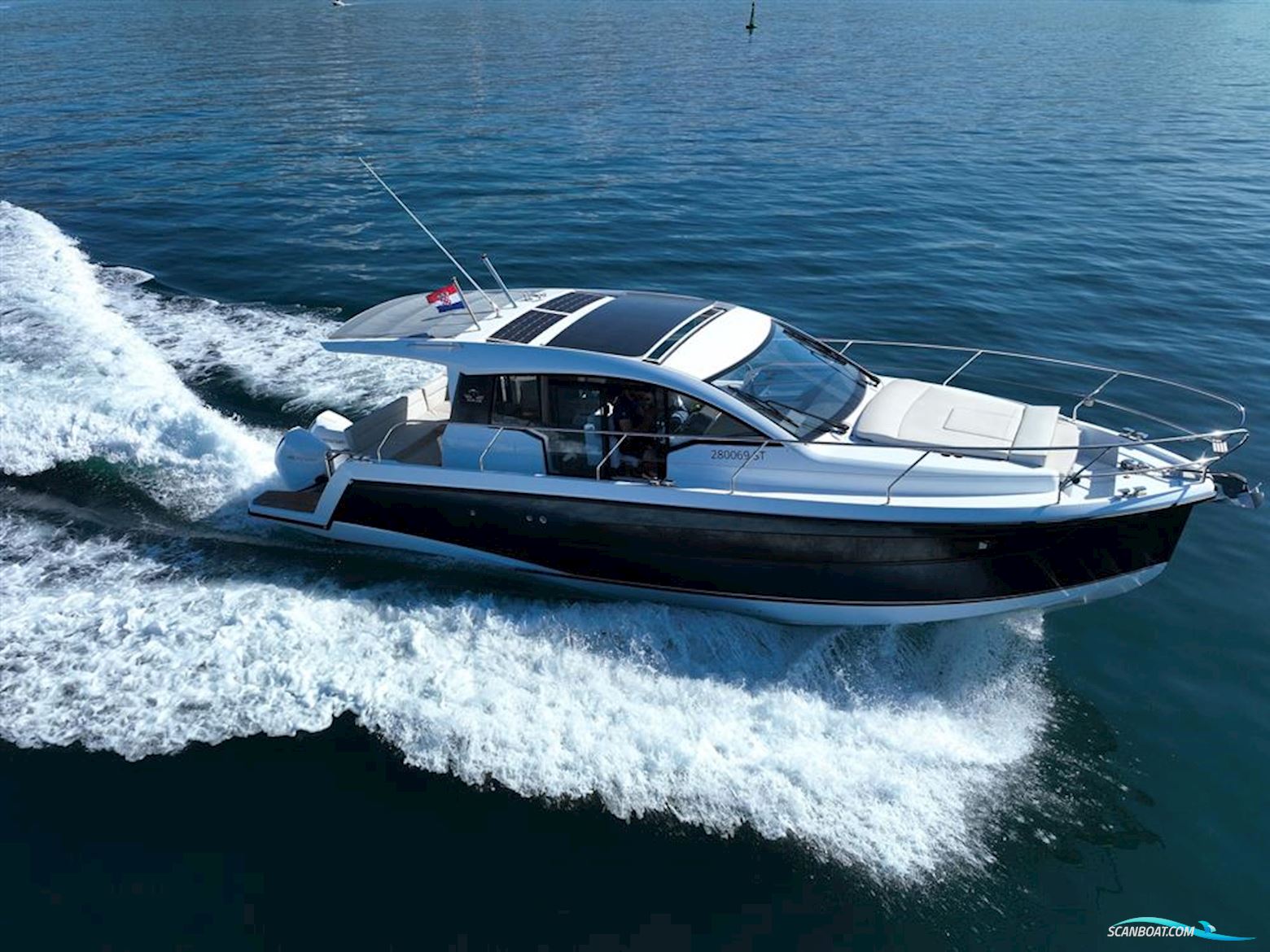 Sealine C335v