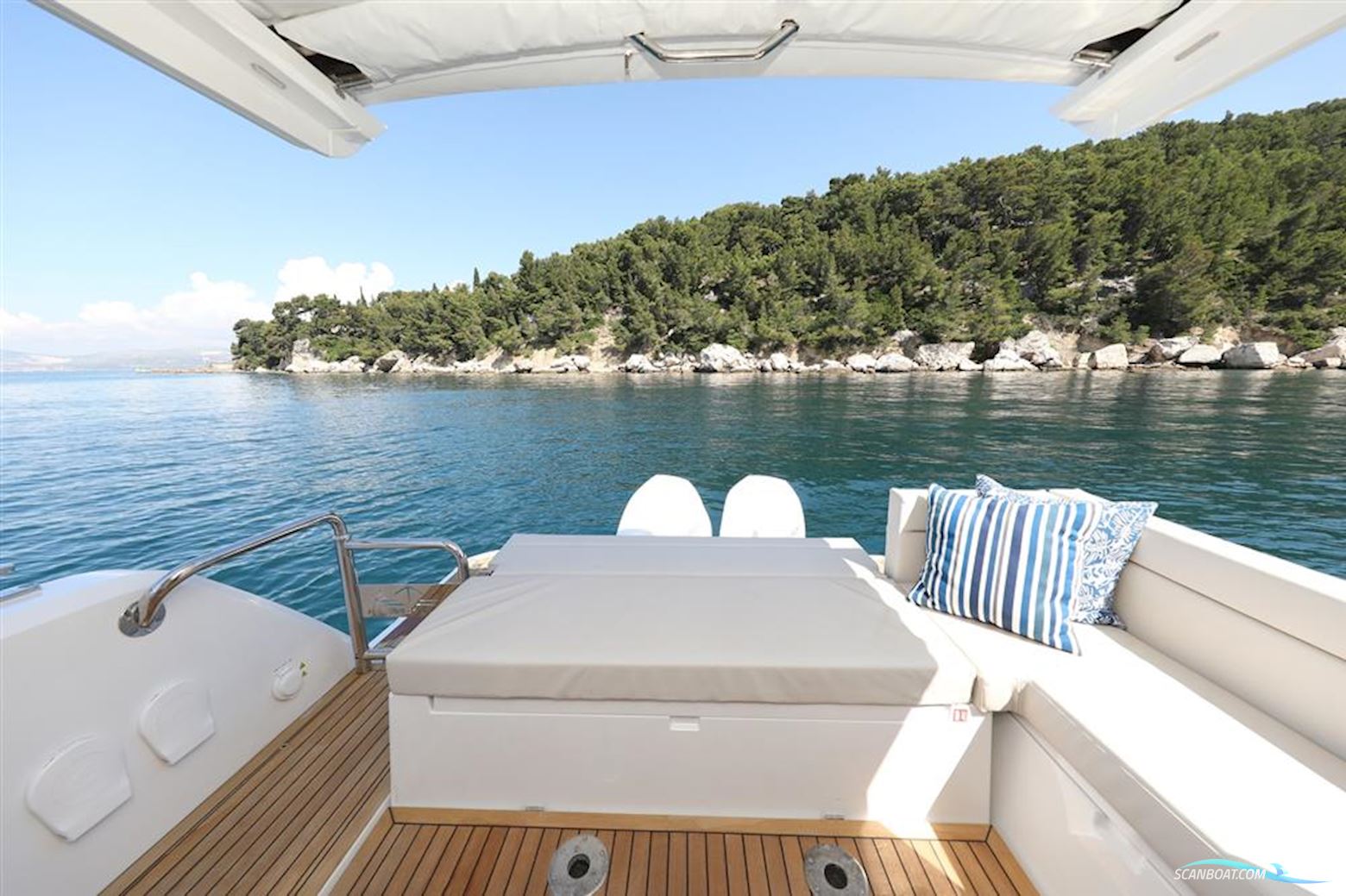 Sealine C335v