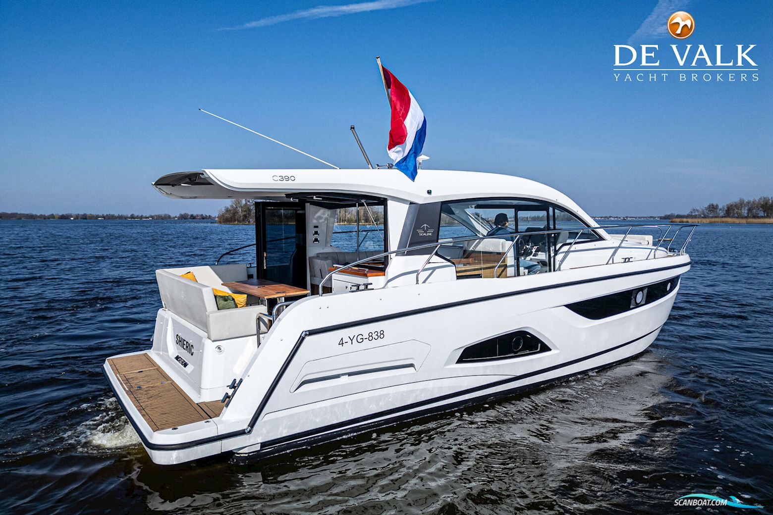 Sealine C390