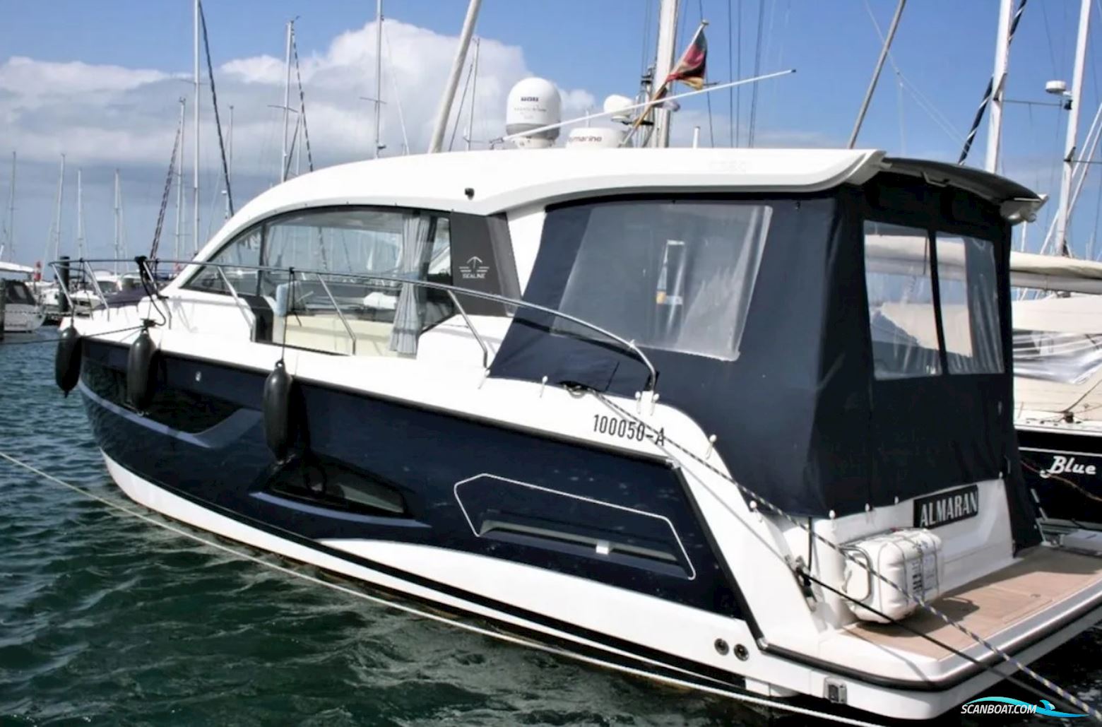Sealine C390