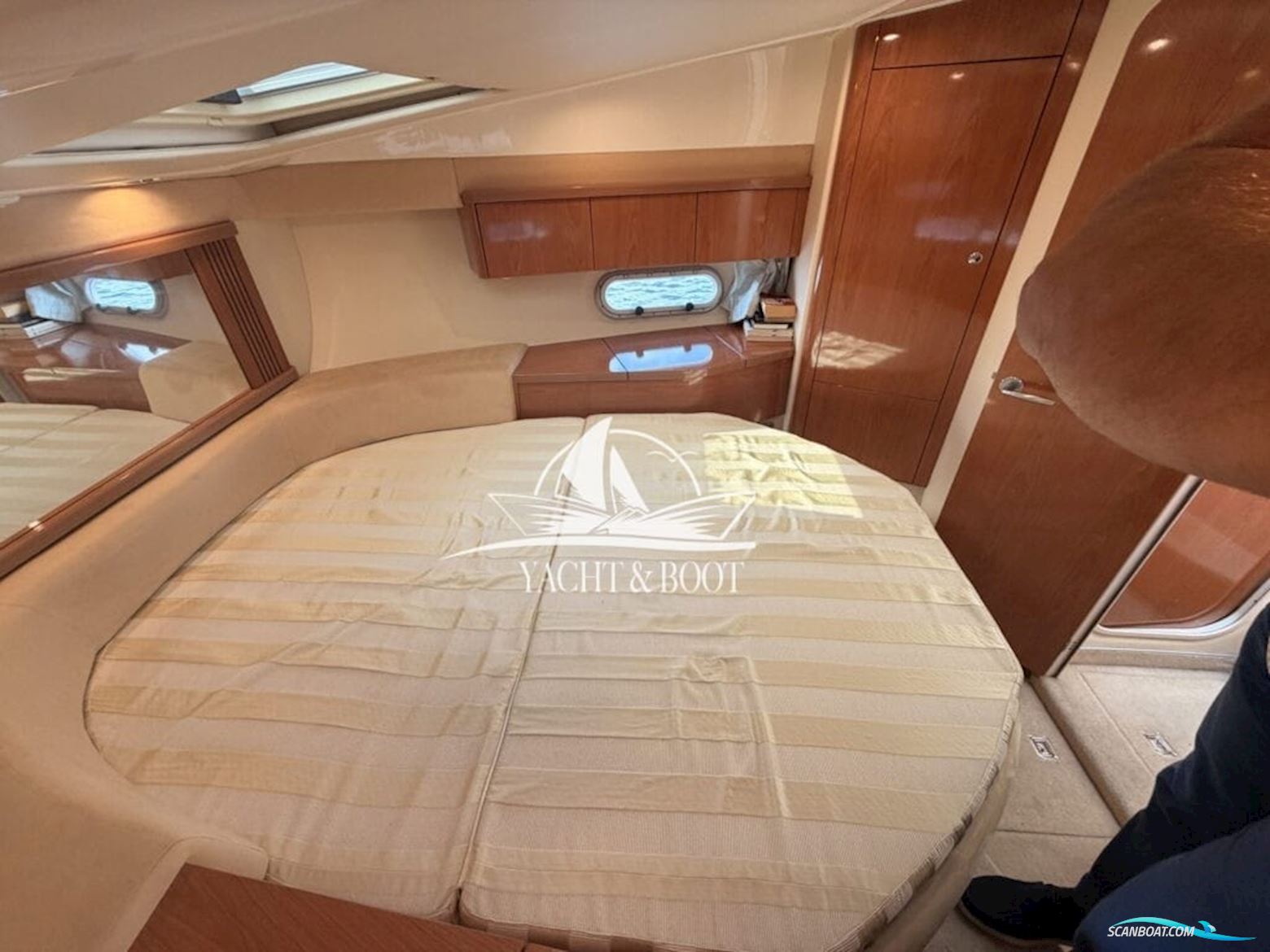 Sealine F 34