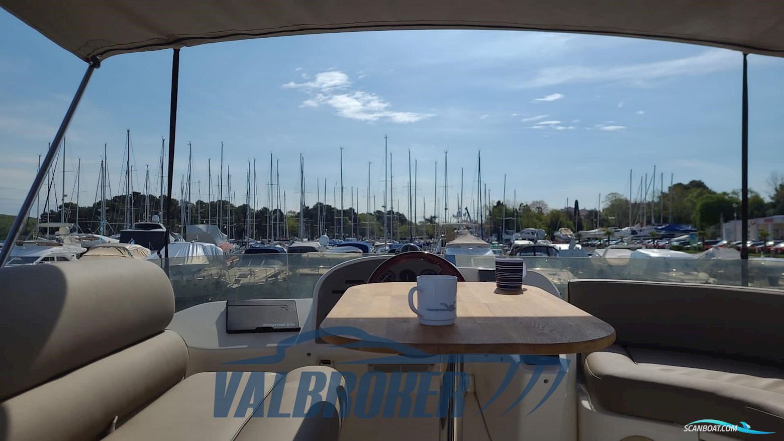 Sealine F 37