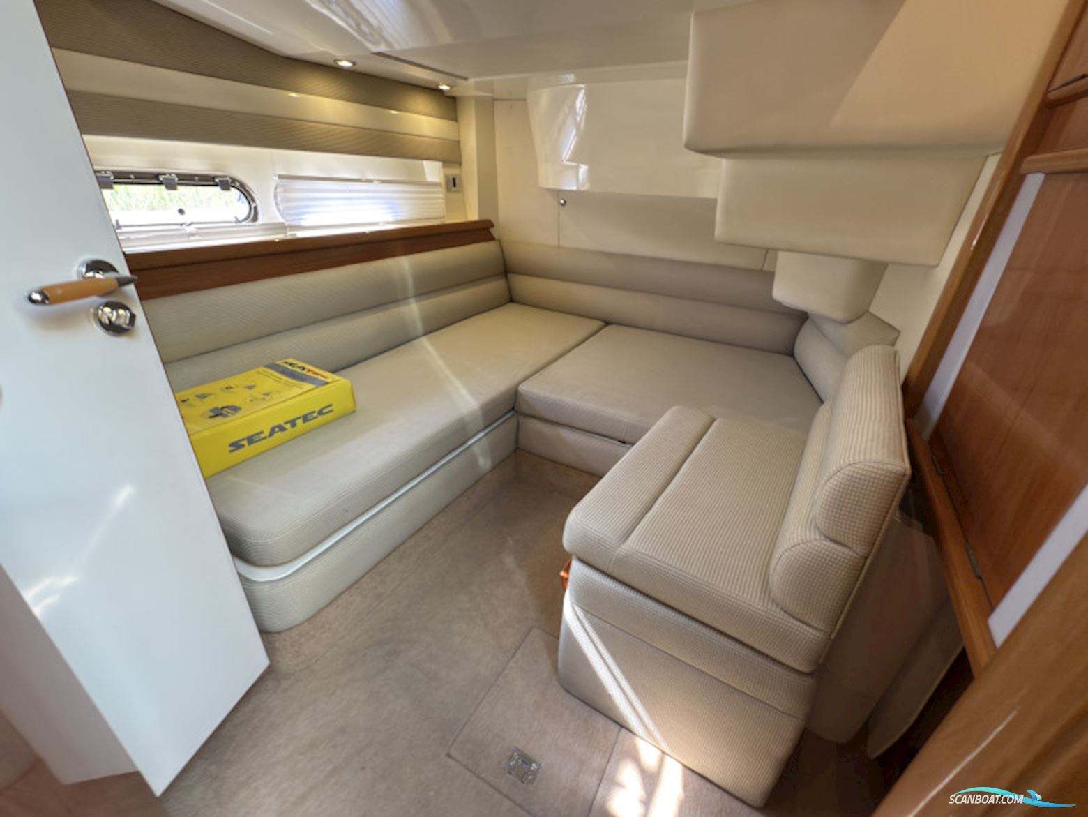 Sealine F 42.5