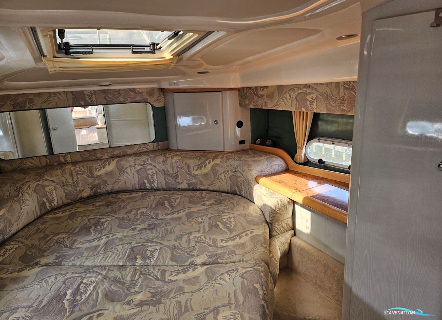 Sealine F33