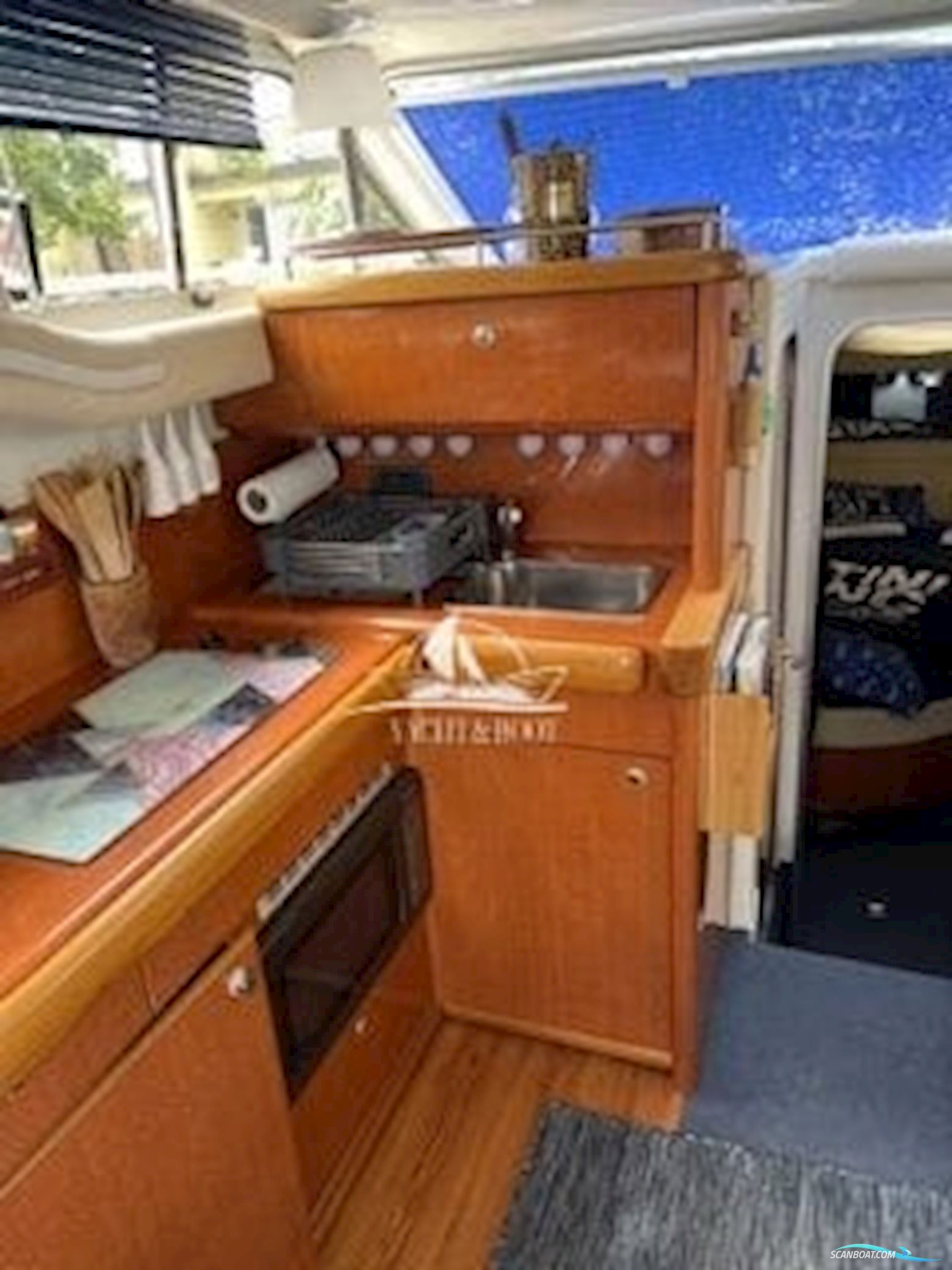 Sealine F330