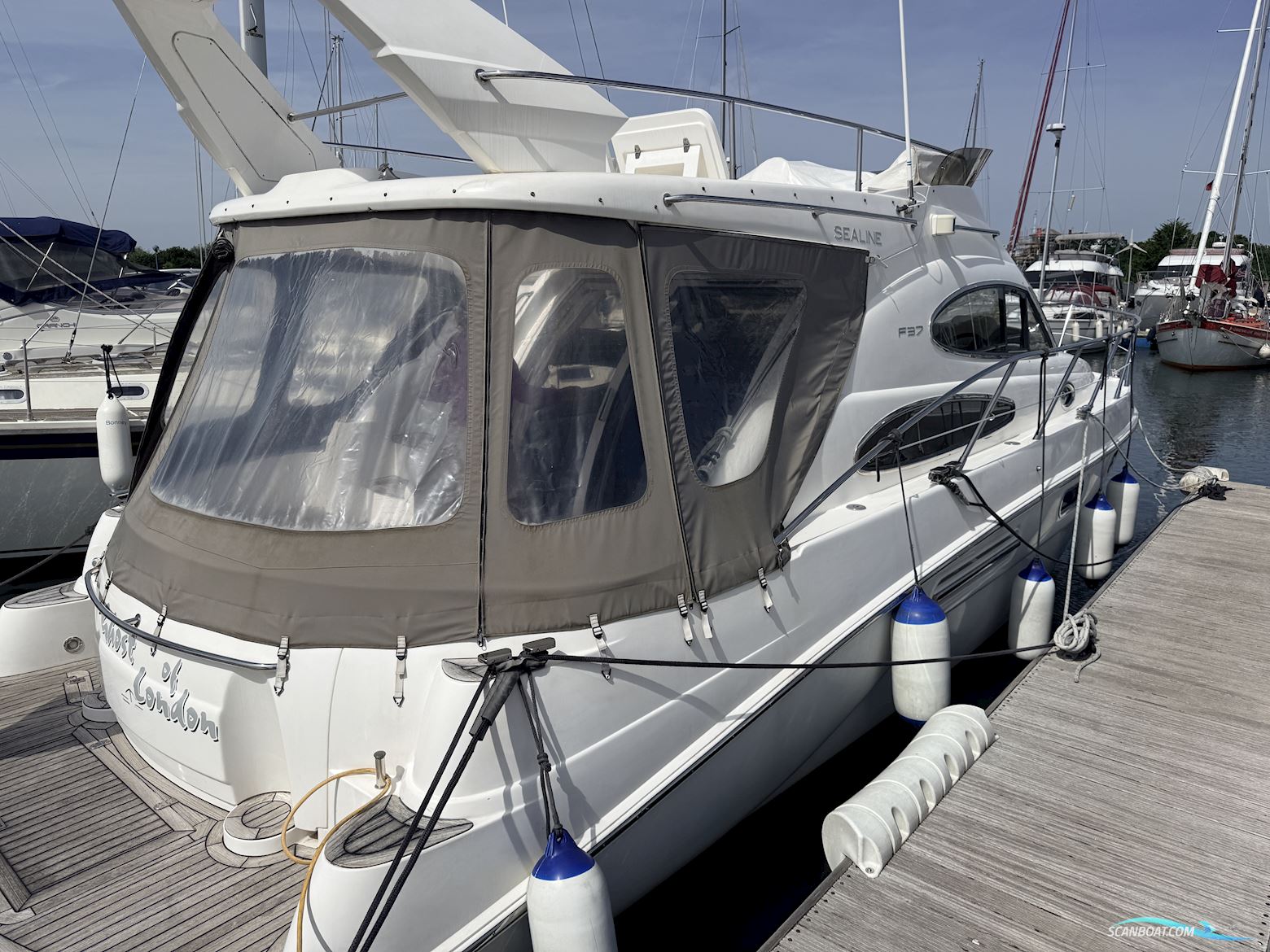 Sealine F37