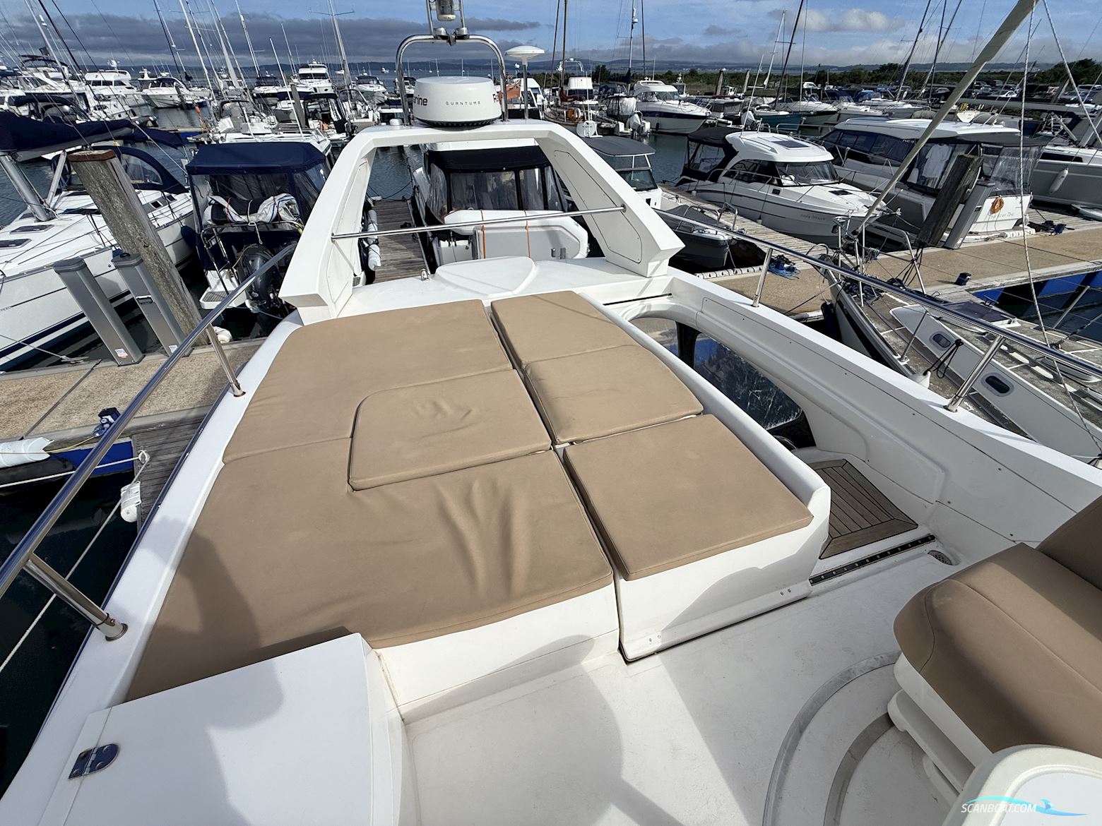 Sealine F37