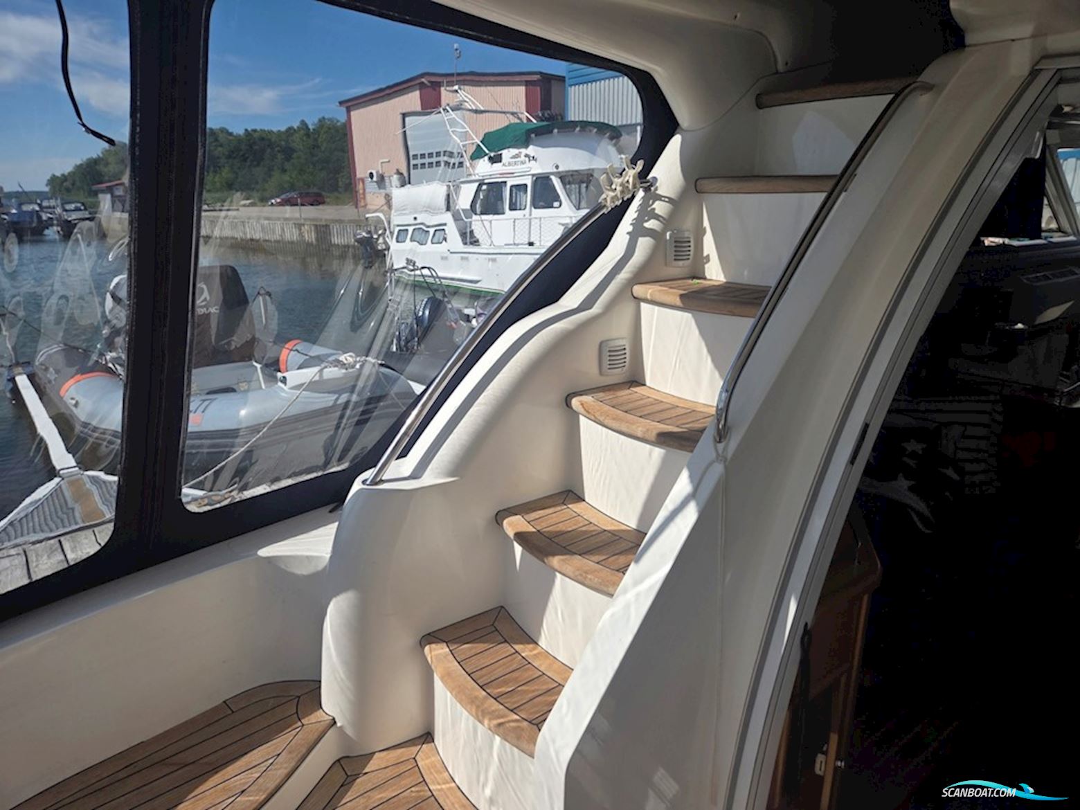 Sealine F37