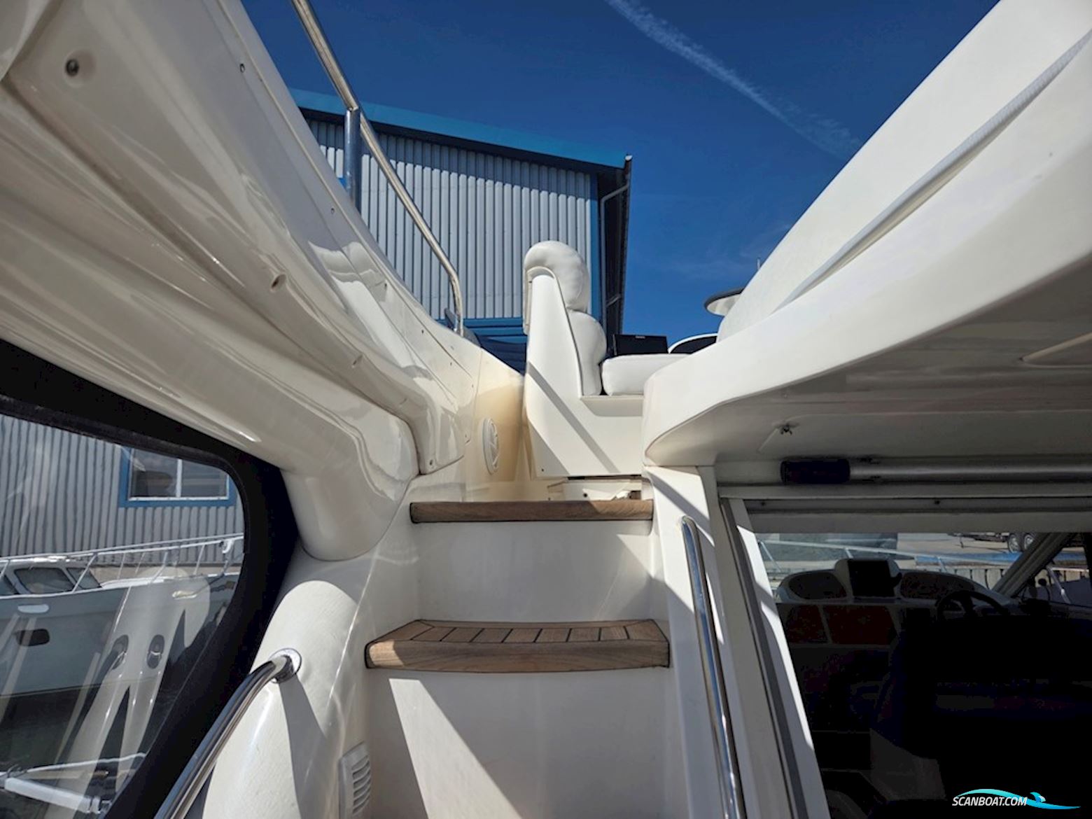 Sealine F37