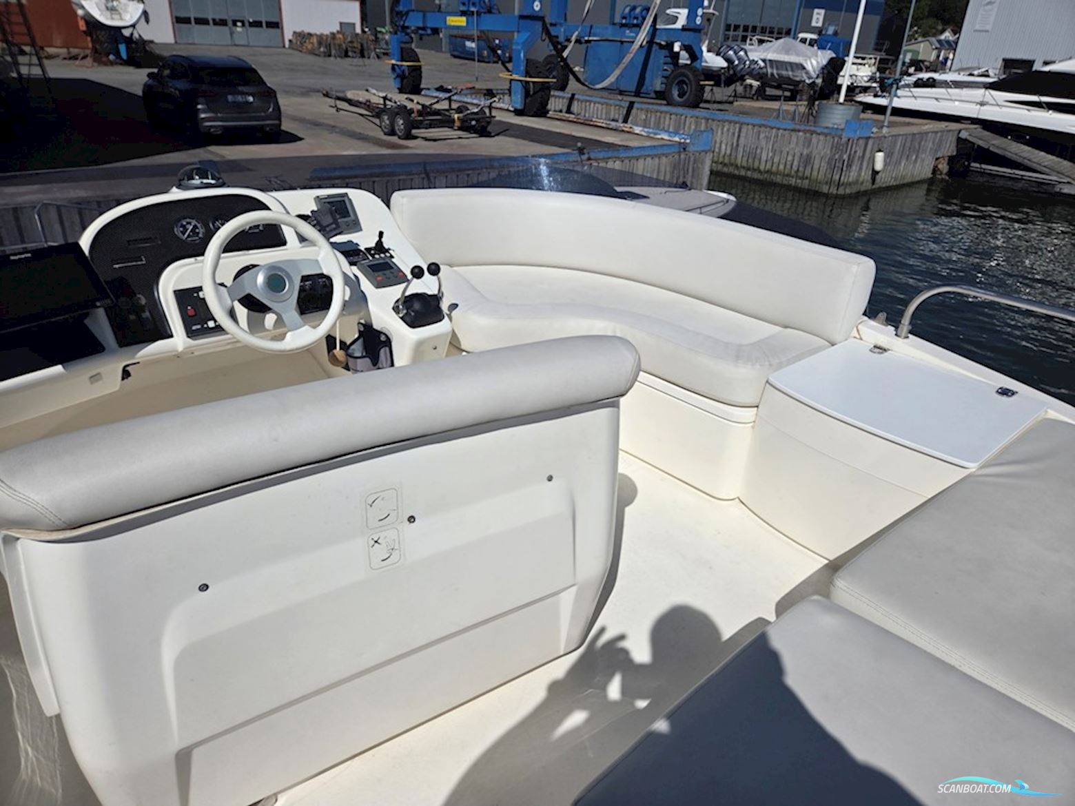 Sealine F37
