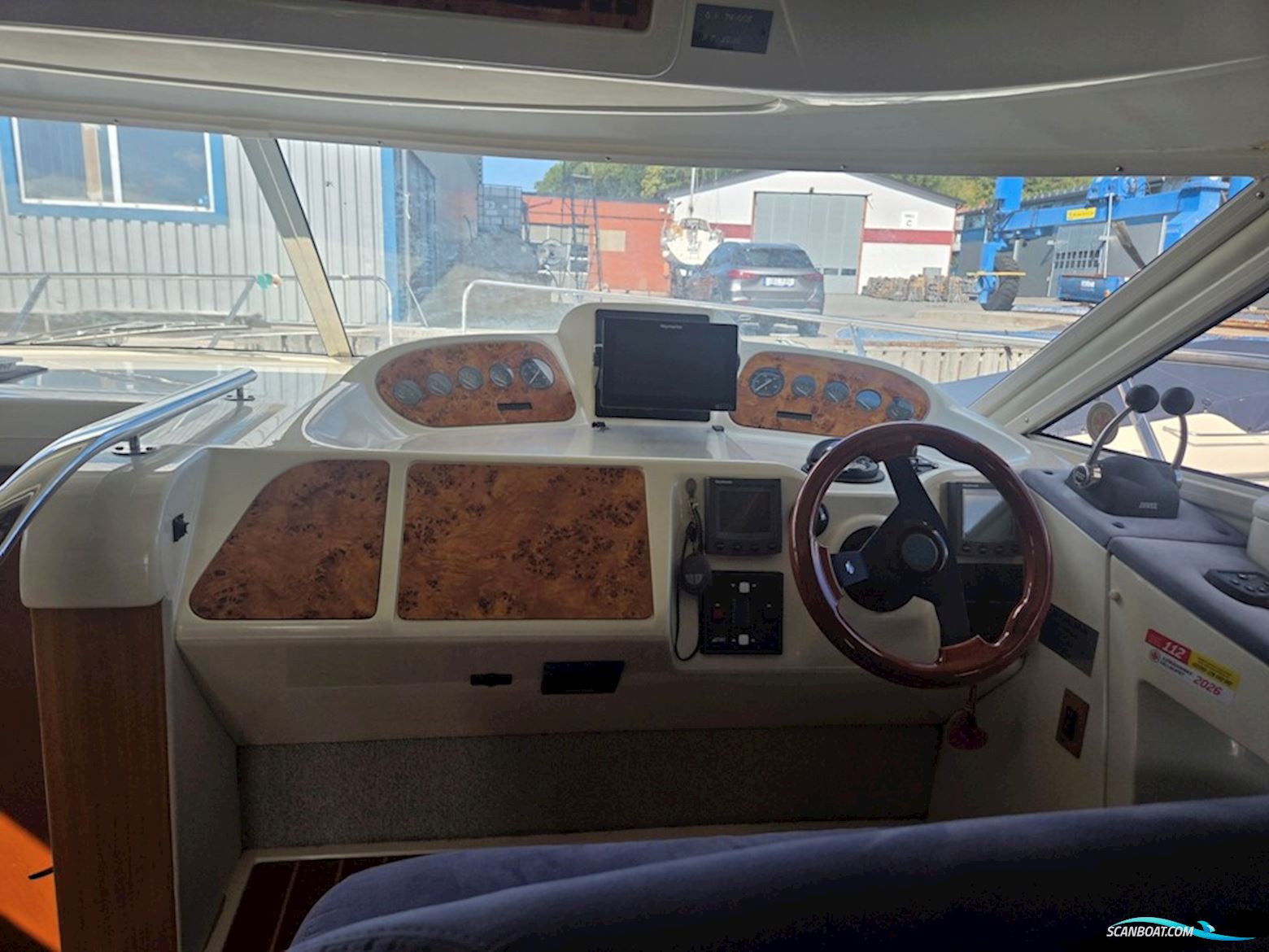 Sealine F37