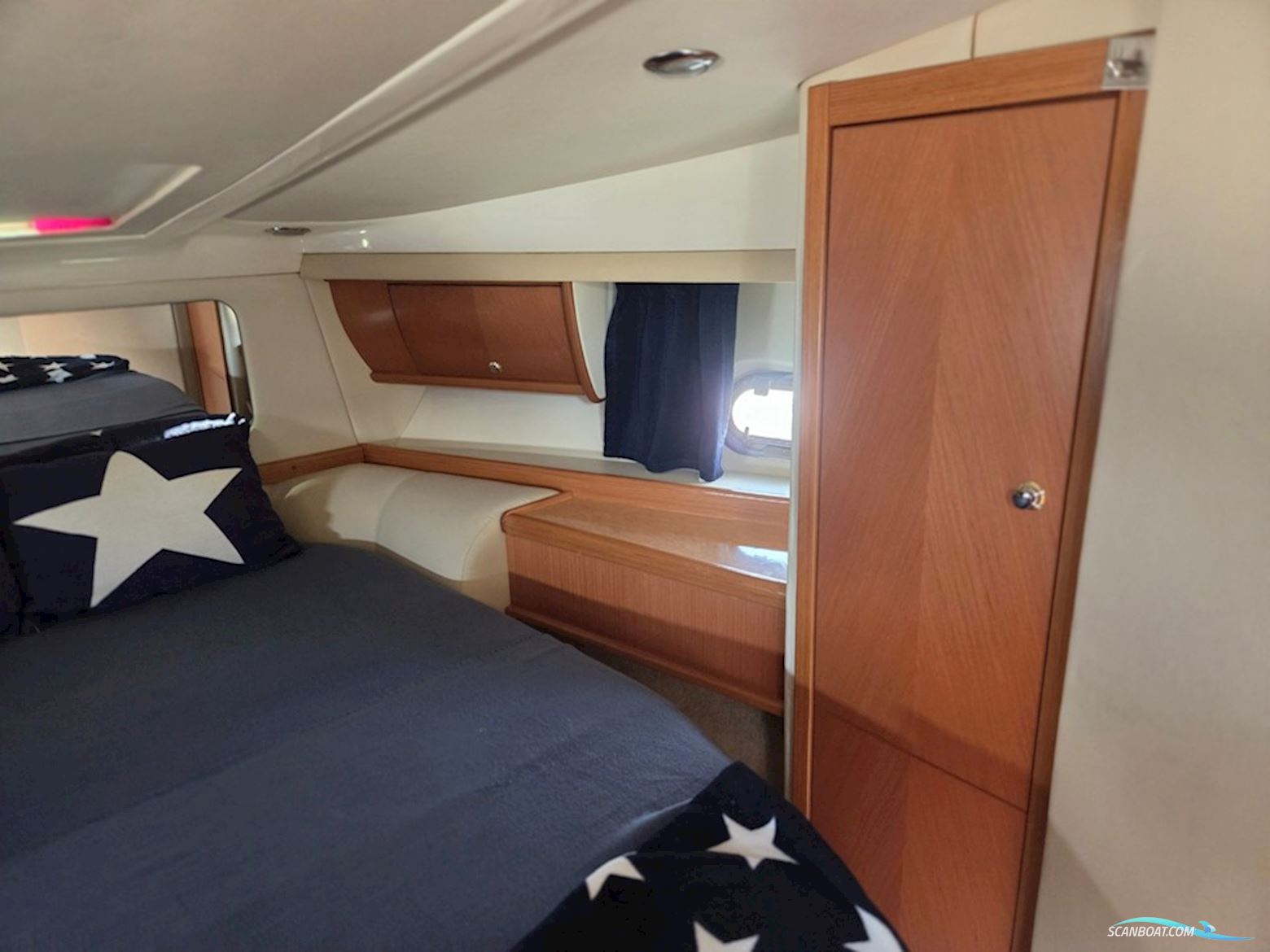 Sealine F37