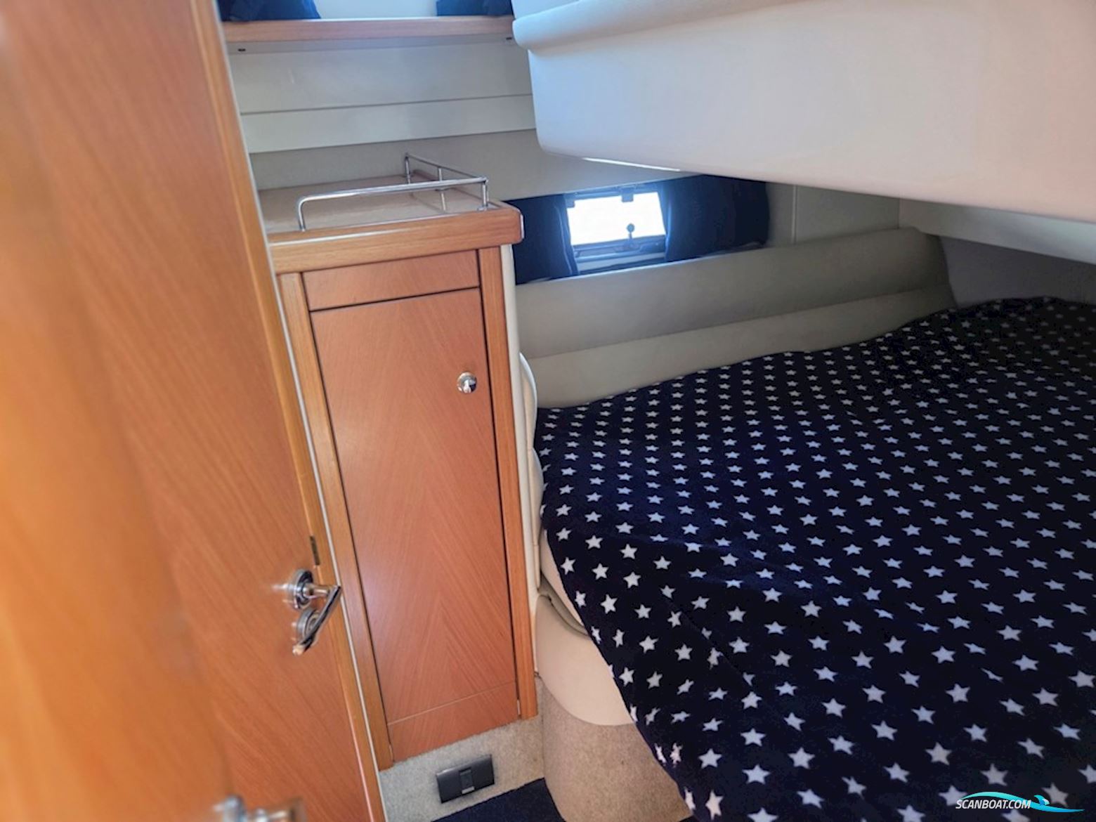 Sealine F37
