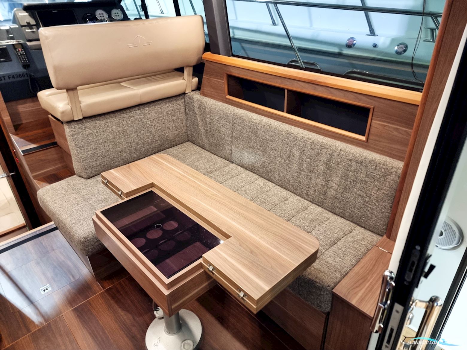 Sealine F380 Volvo Penta D6-330 EVC