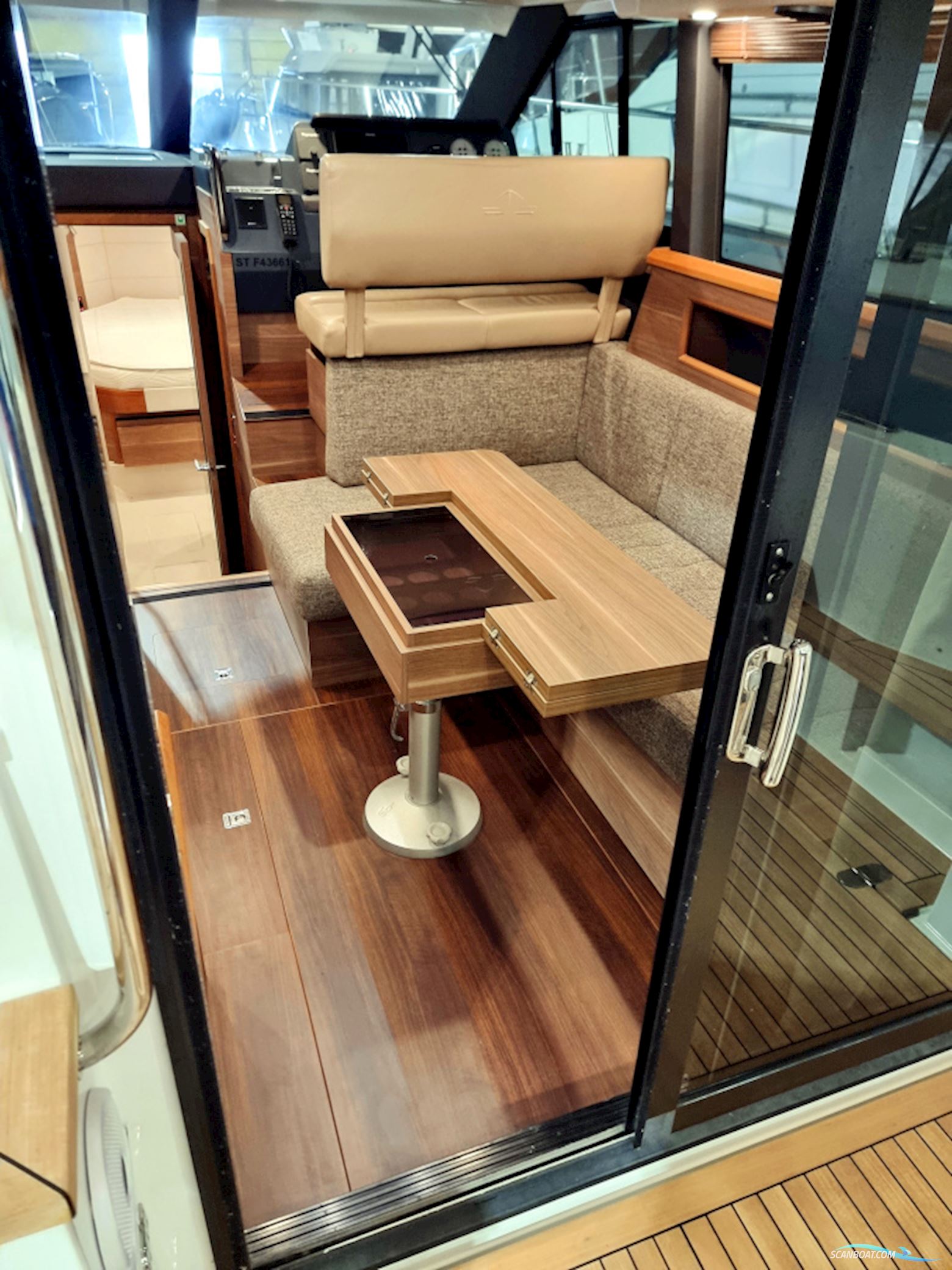 Sealine F380 Volvo Penta D6-330 EVC