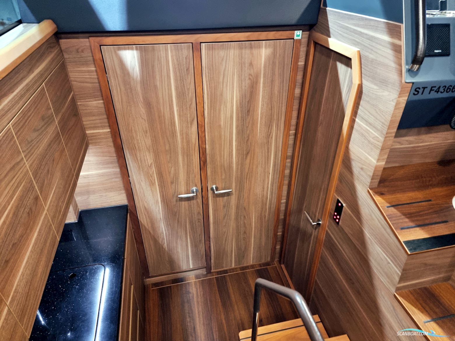 Sealine F380 Volvo Penta D6-330 EVC