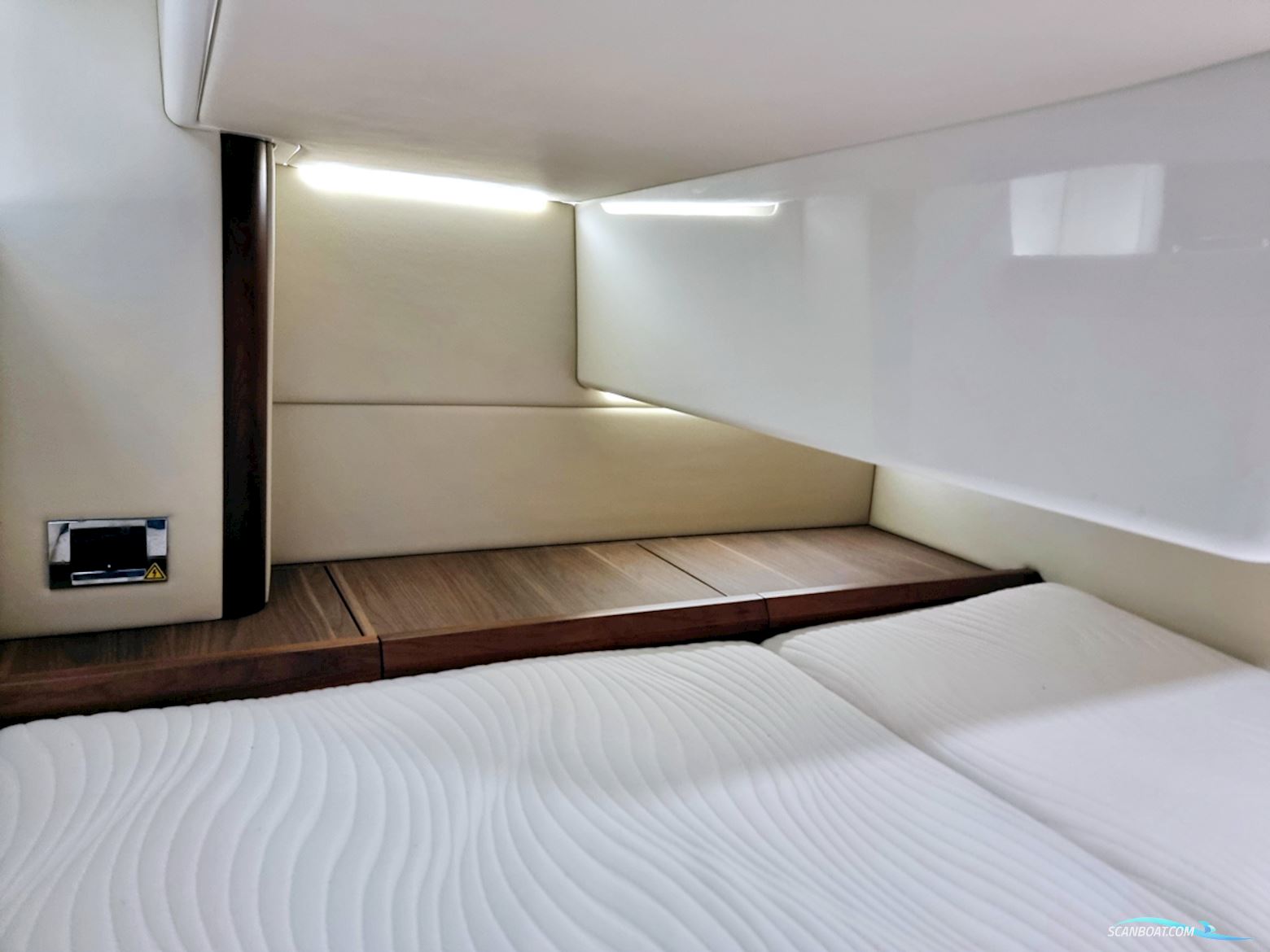 Sealine F380 Volvo Penta D6-330 EVC