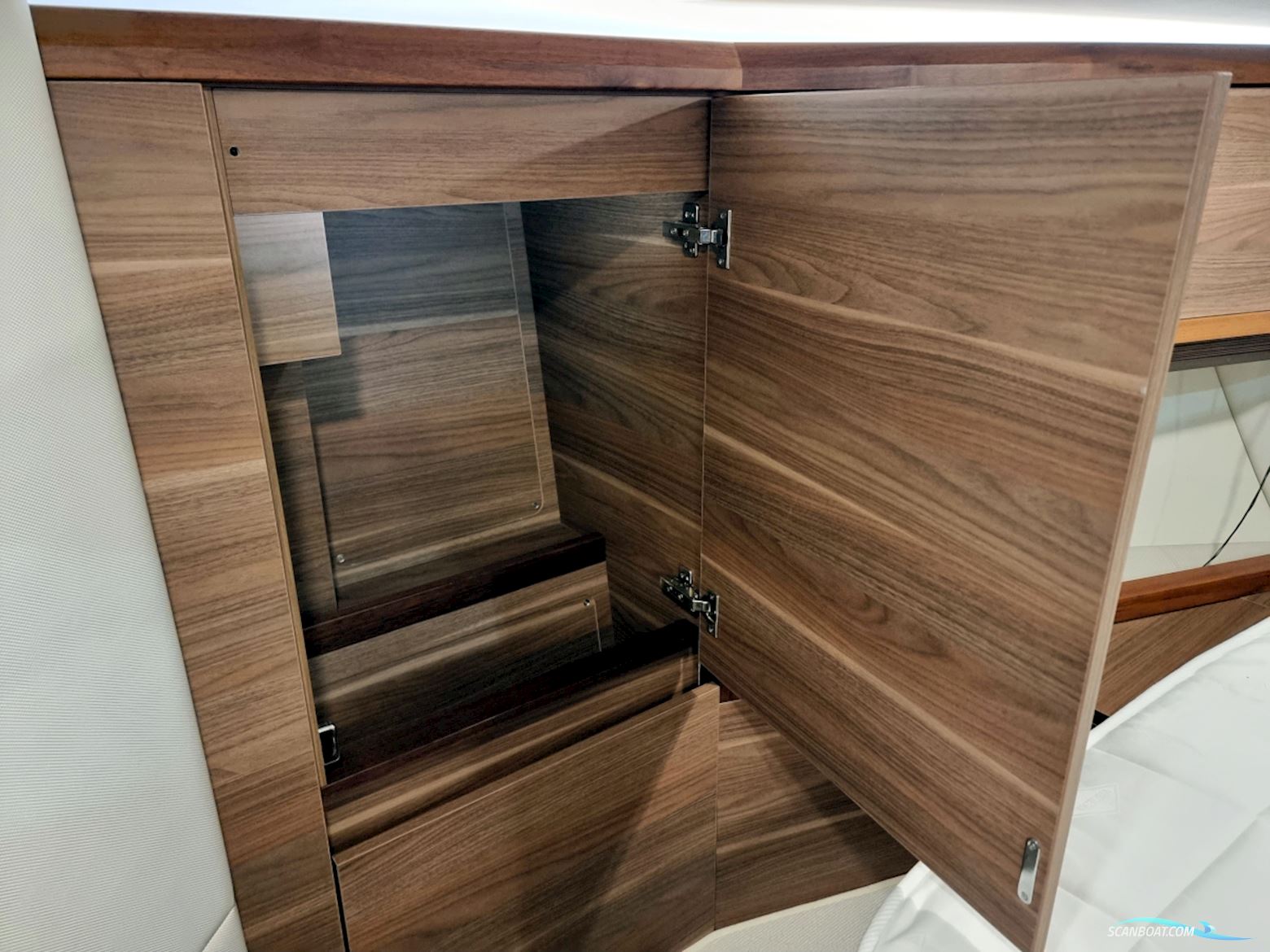 Sealine F380 Volvo Penta D6-330 EVC