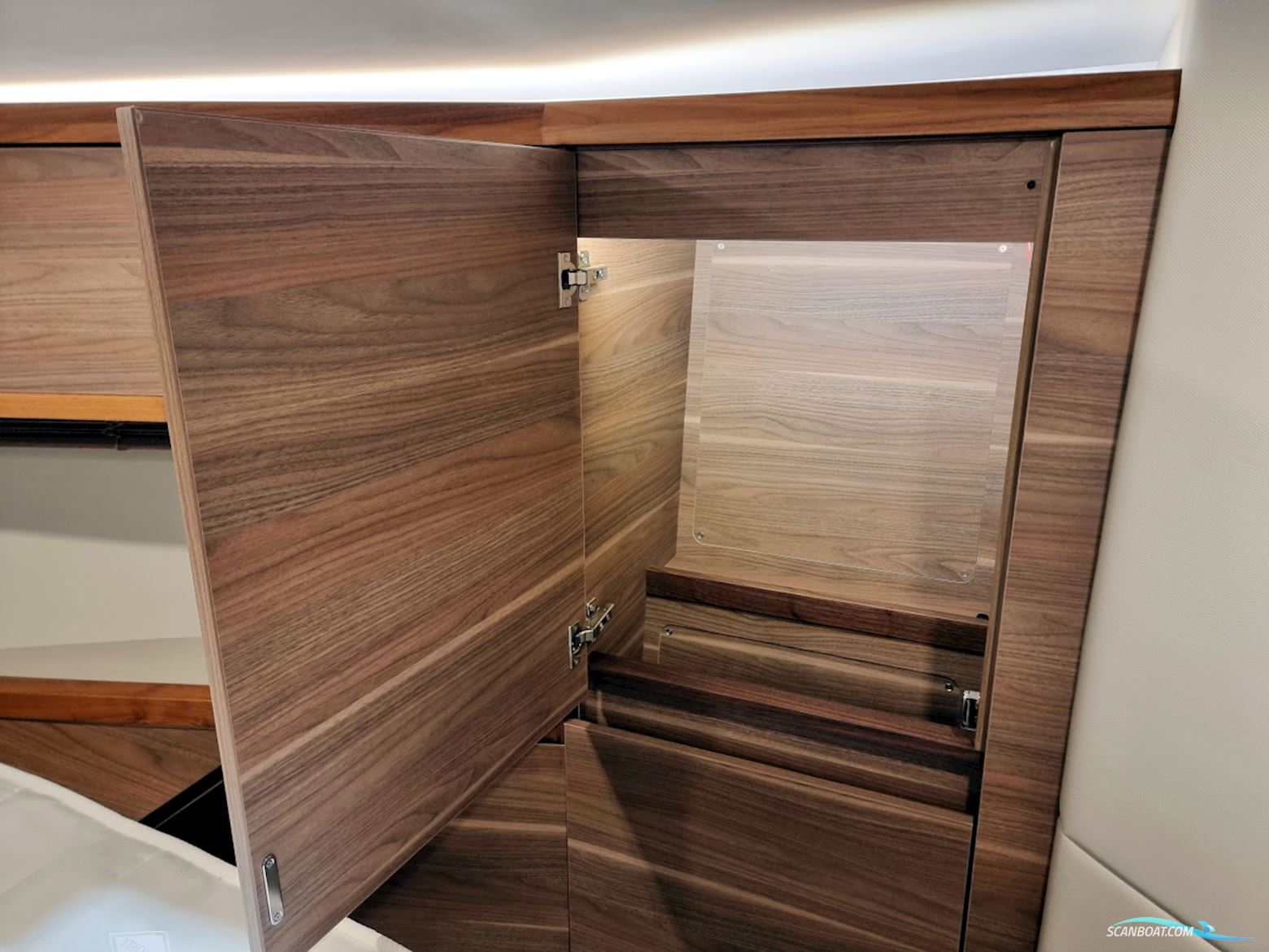 Sealine F380 Volvo Penta D6-330 EVC