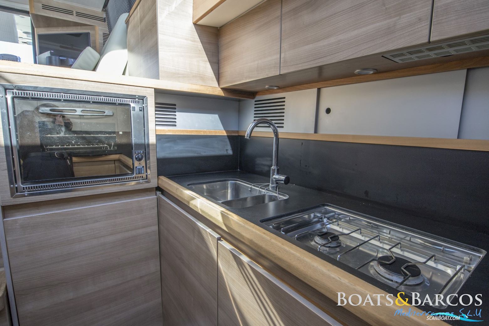 Sealine F42