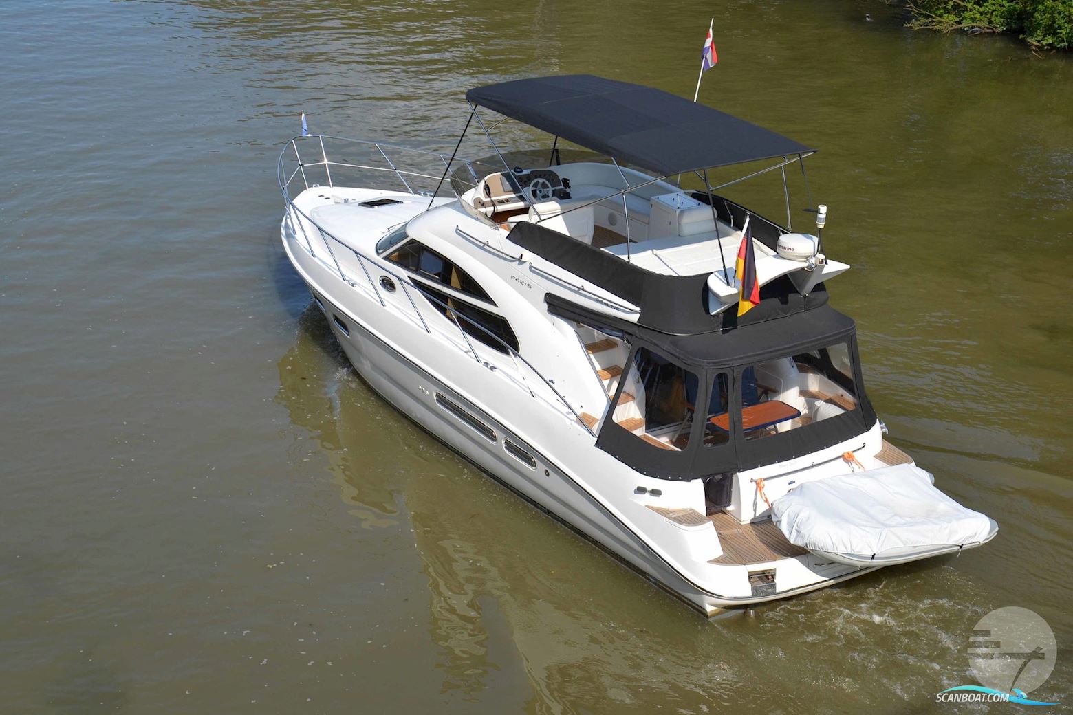 Sealine F42/5 Fly