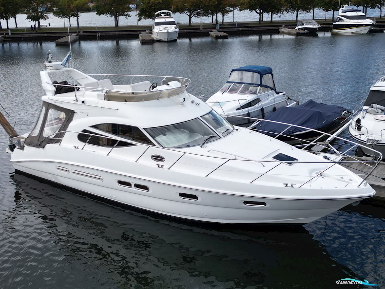 Sealine F42/5