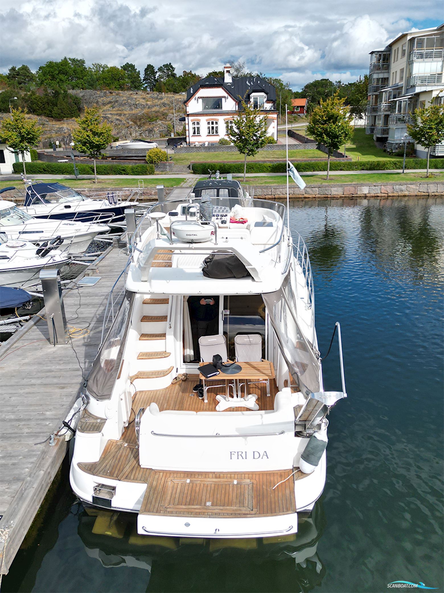 Sealine F42/5