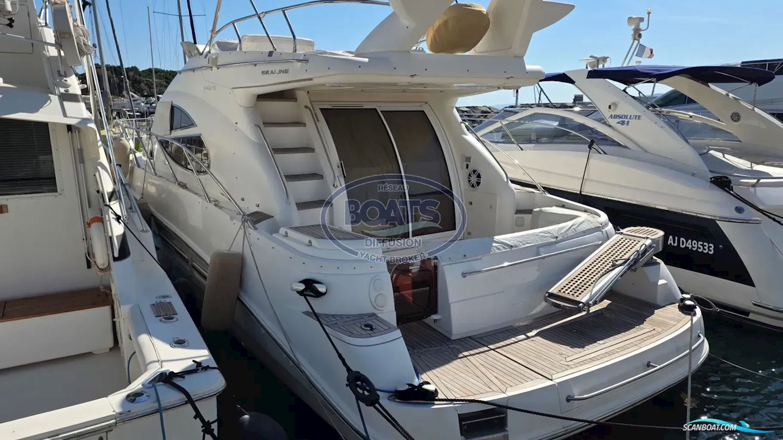Sealine F42.5
