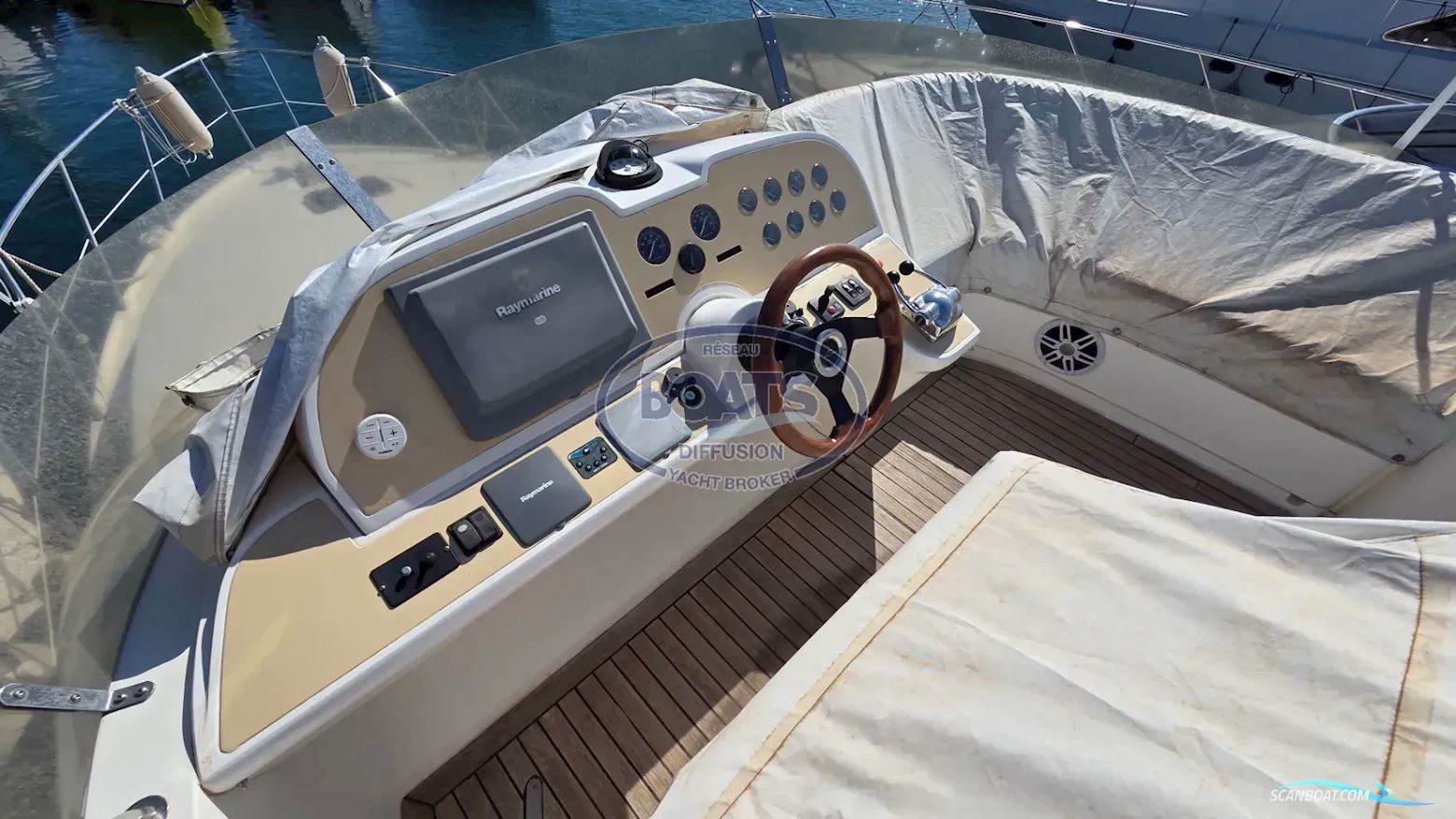 Sealine F42.5