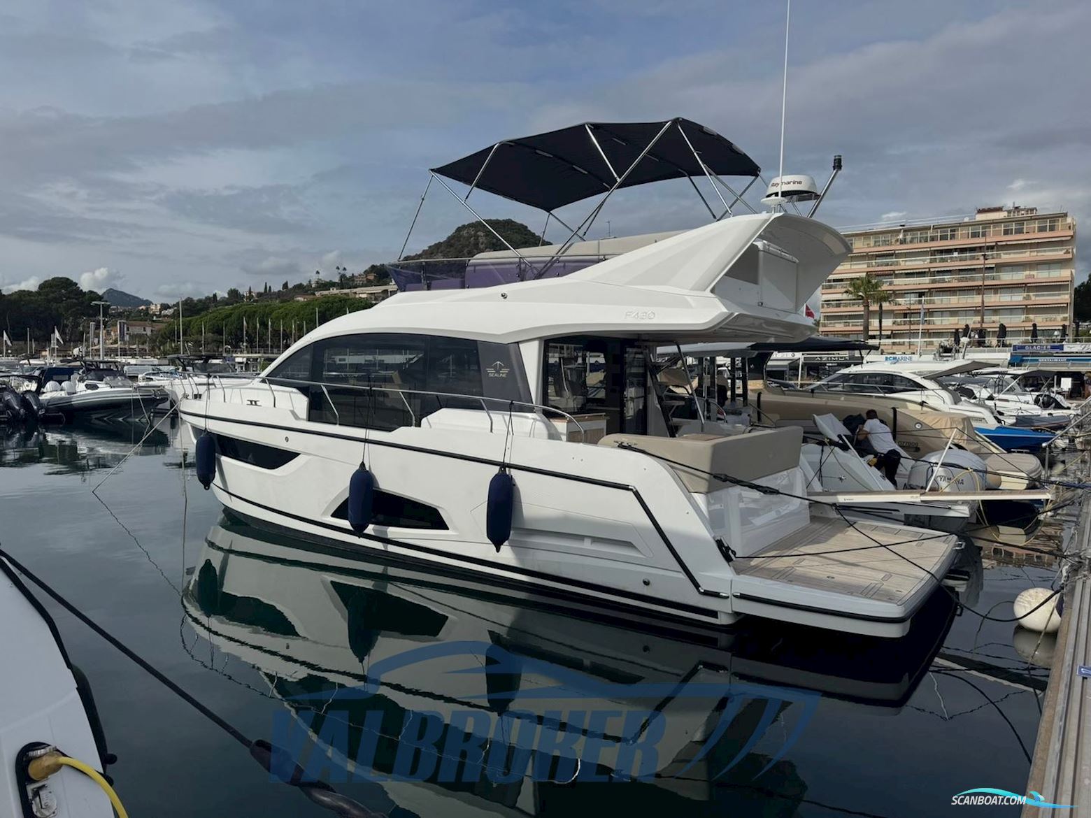 Sealine F430 Motorboten 2020, met Volvo Penta Ips 600 motor, France