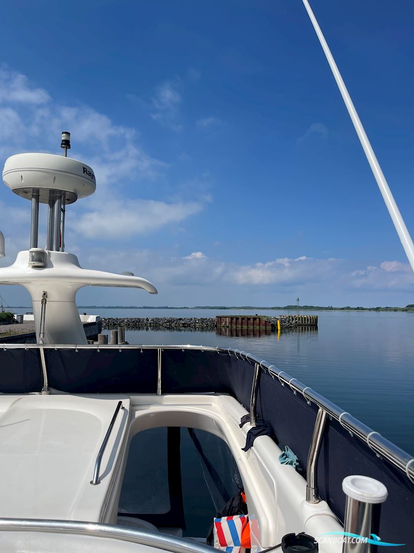 Sealine F44