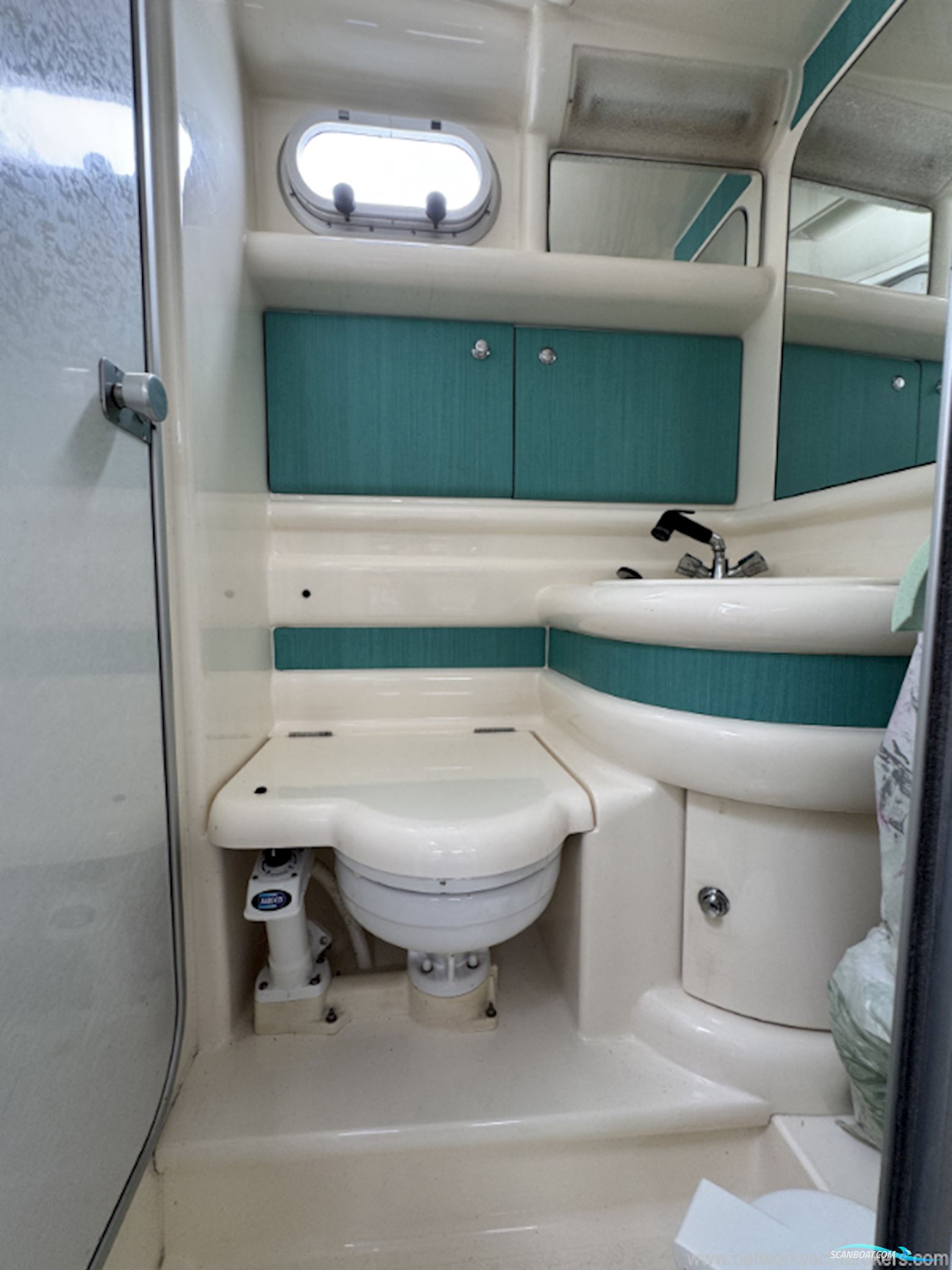 Sealine International 28