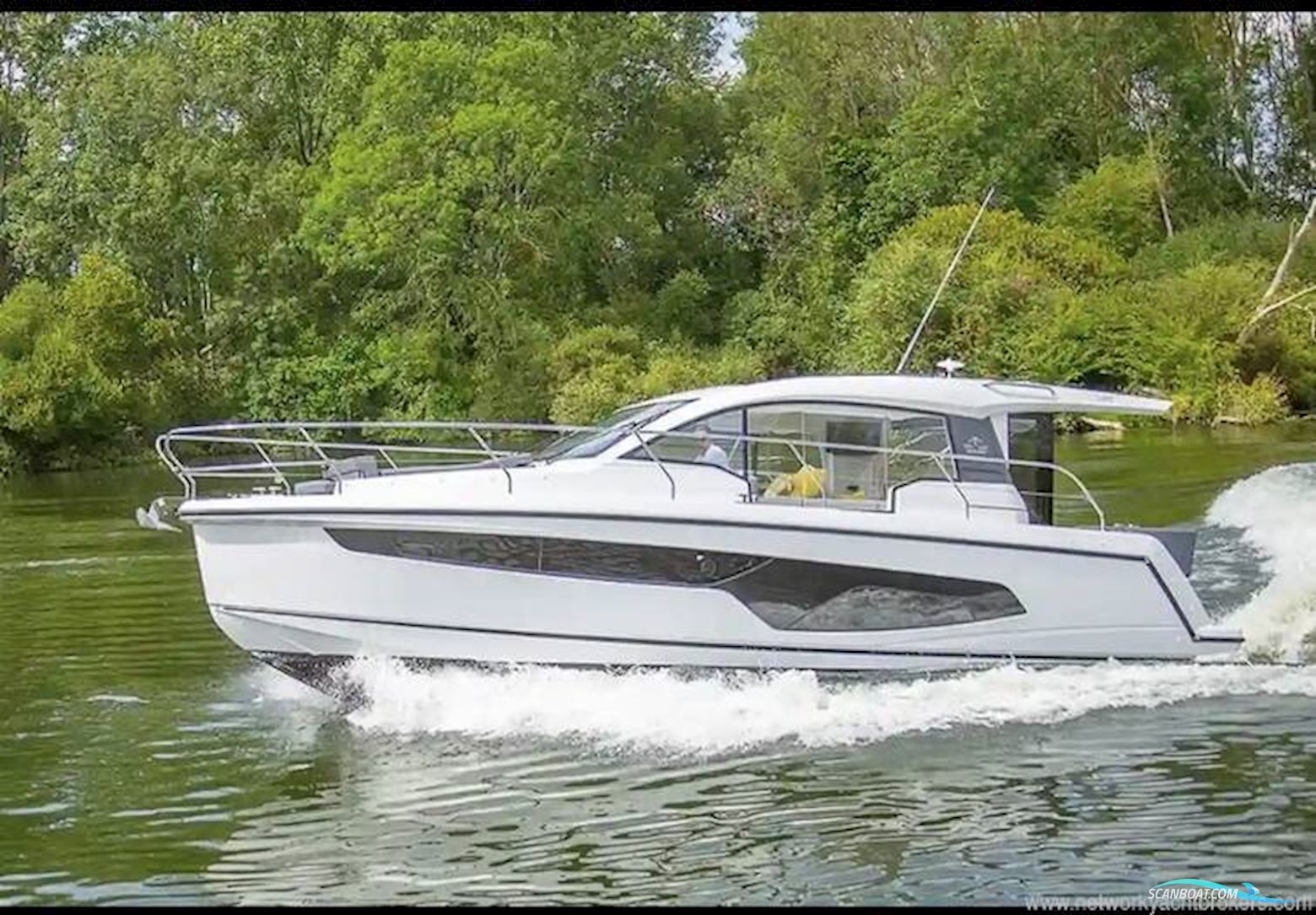 Sealine International C335