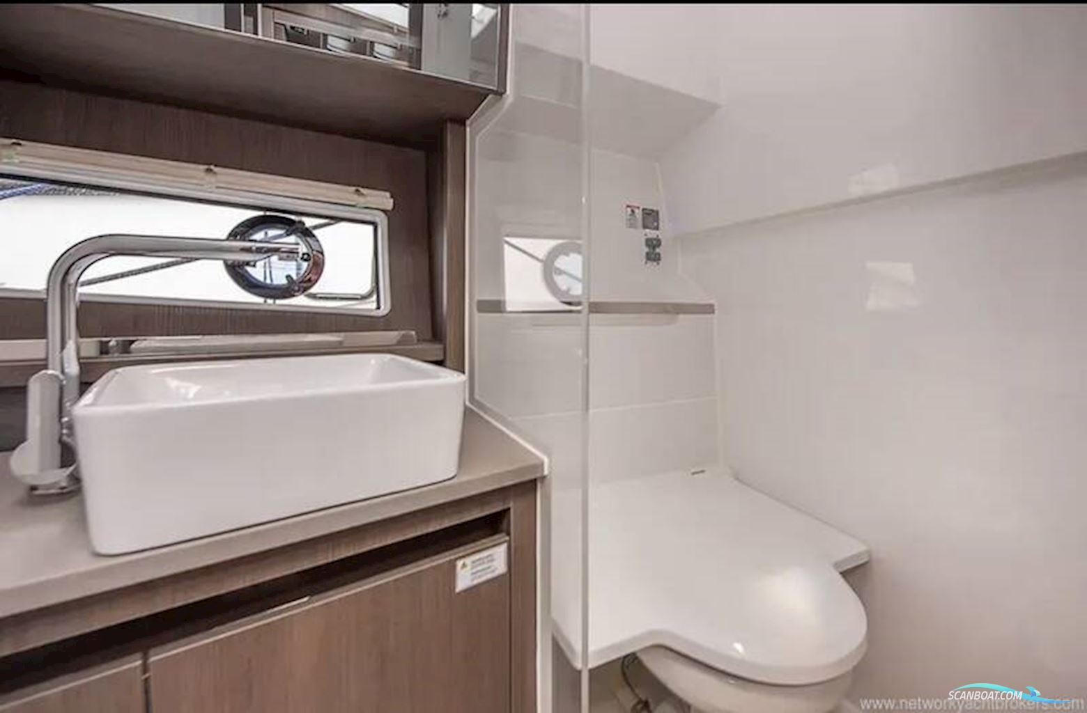 Sealine International C335