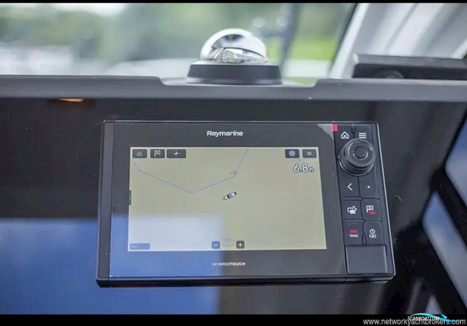 Sealine International C335