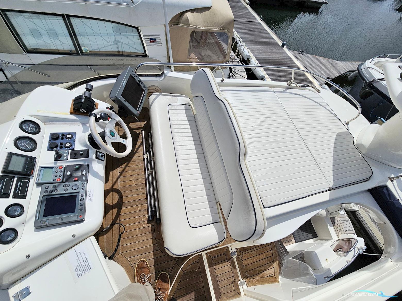 Sealine International F33