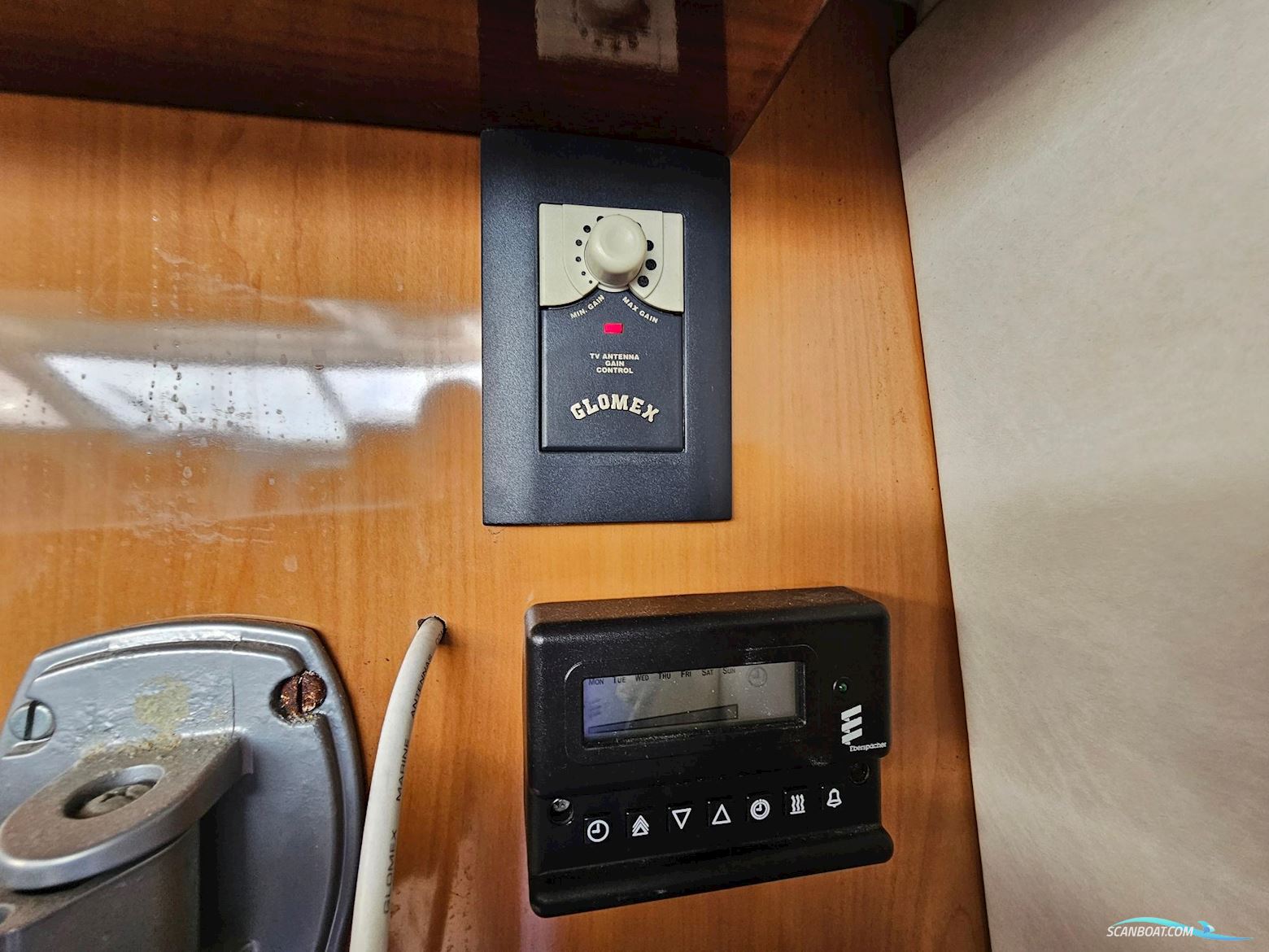 Sealine International F33