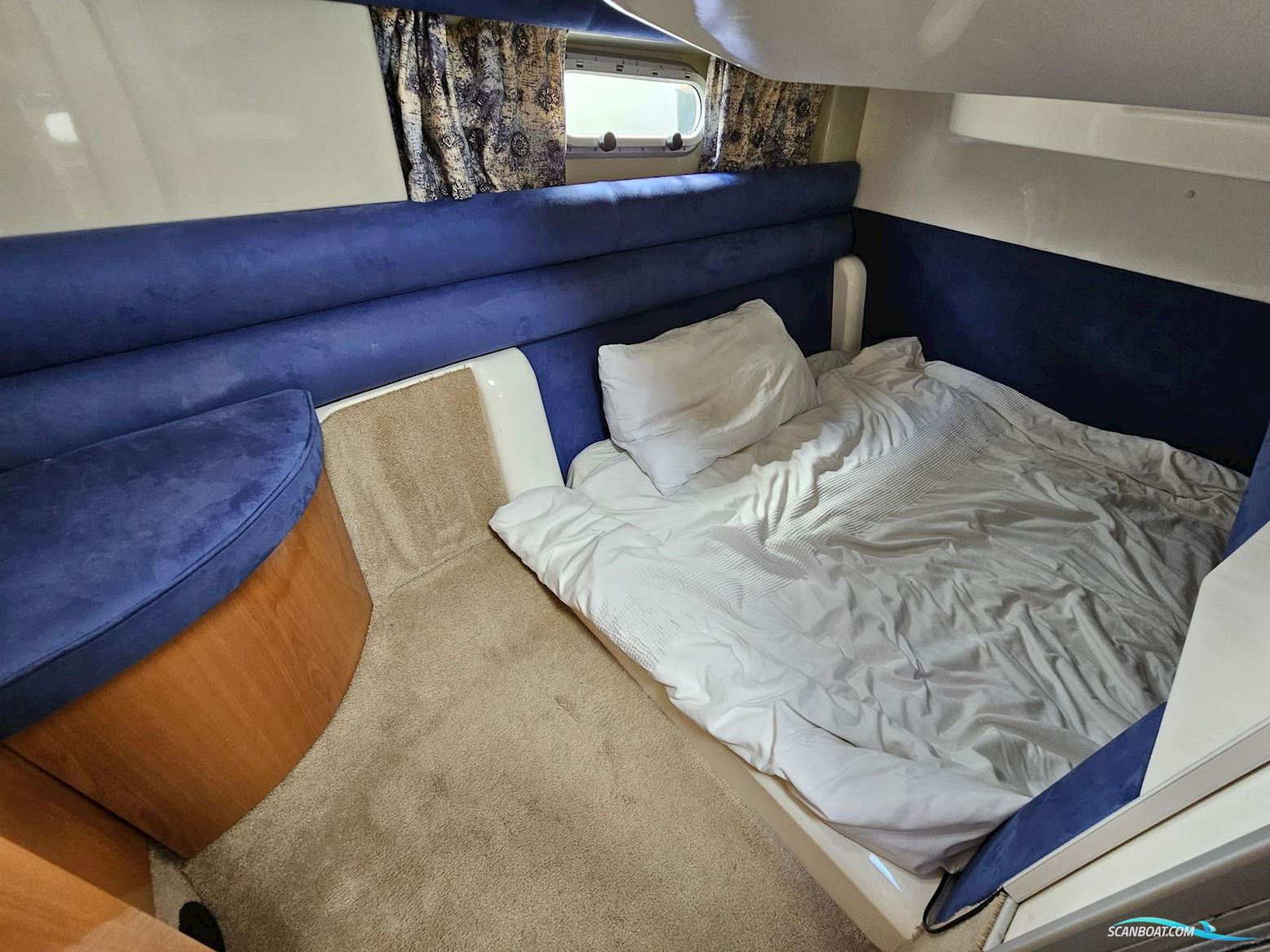 Sealine International F33