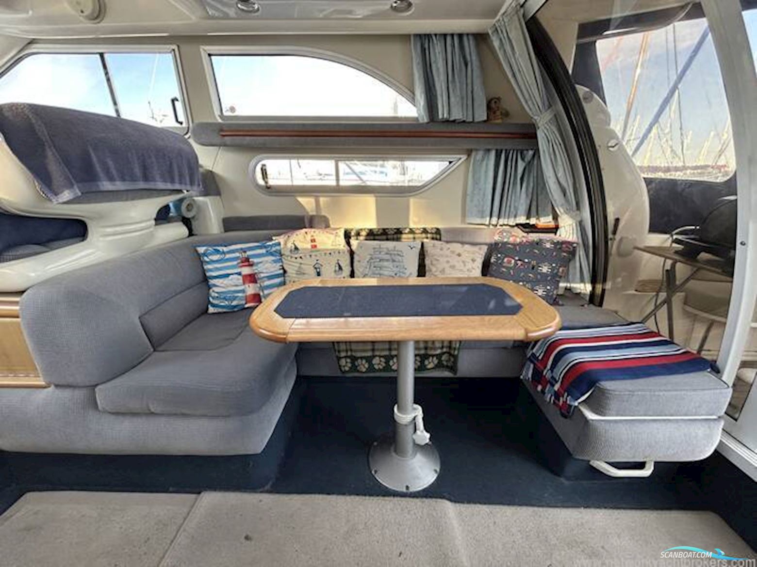 Sealine International F33