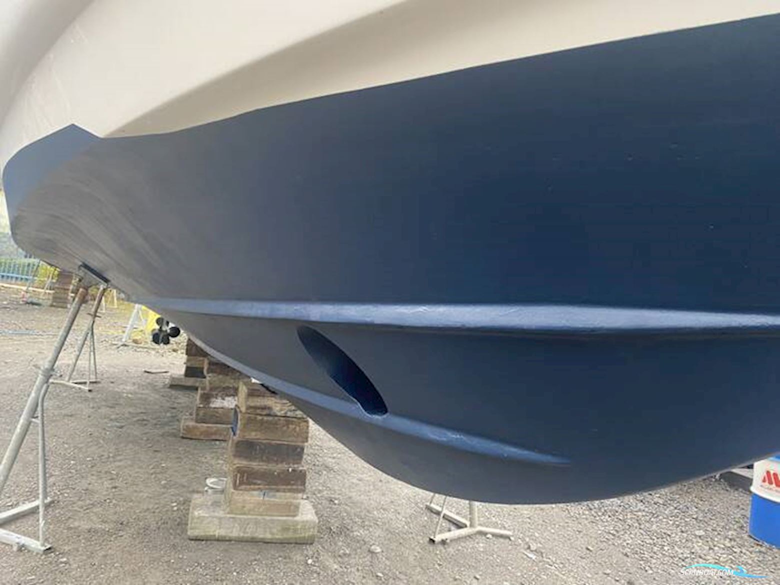 Sealine International F33